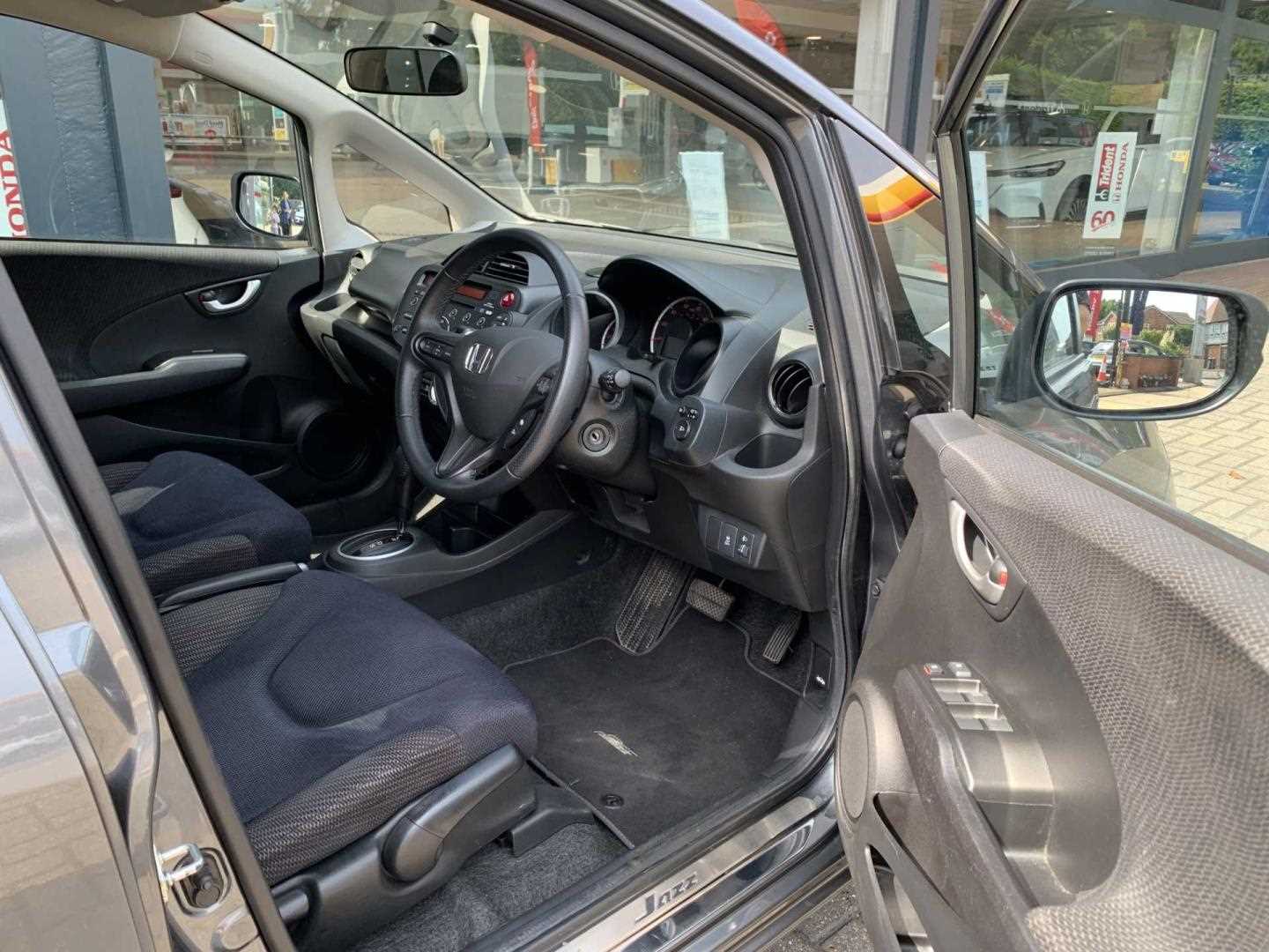 Honda JAZZ 1.4 i-VTEC ES Plus 5dr CVT - Image 15