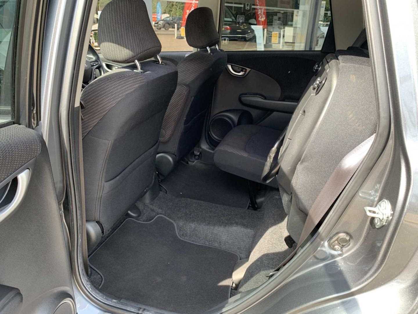 Honda JAZZ 1.4 i-VTEC ES Plus 5dr CVT - Image 18