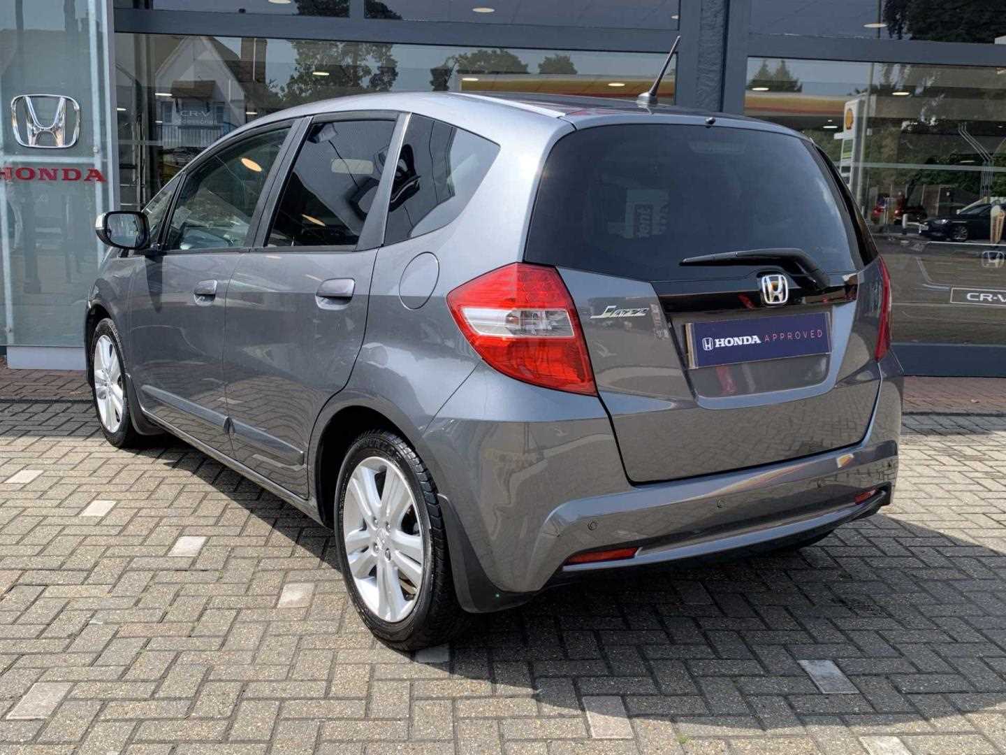 Honda JAZZ 1.4 i-VTEC ES Plus 5dr CVT - Image 3