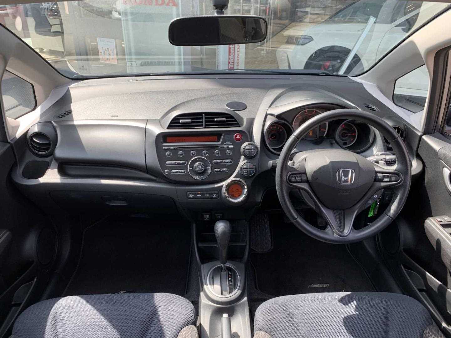 Honda JAZZ 1.4 i-VTEC ES Plus 5dr CVT - Image 4