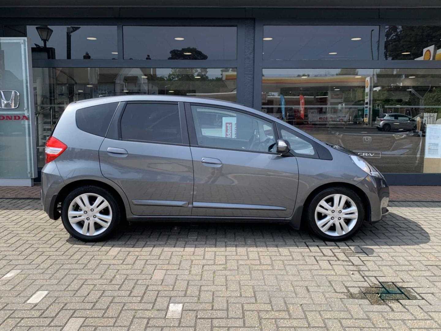 Honda JAZZ 1.4 i-VTEC ES Plus 5dr CVT - Image 5