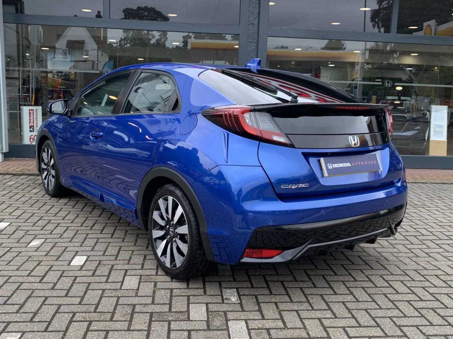 Honda CIVIC 1.8 i-VTEC SE Plus 5dr [Nav] - Image 3