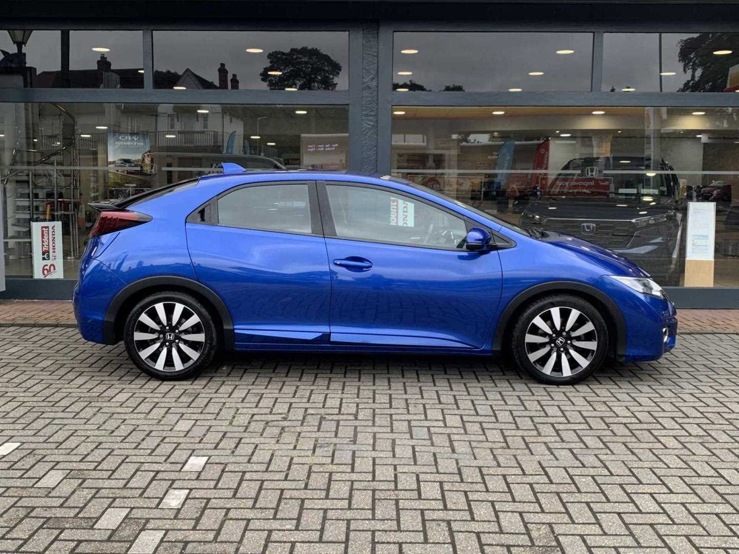 Honda CIVIC 1.8 i-VTEC SE Plus 5dr [Nav] - Image 5