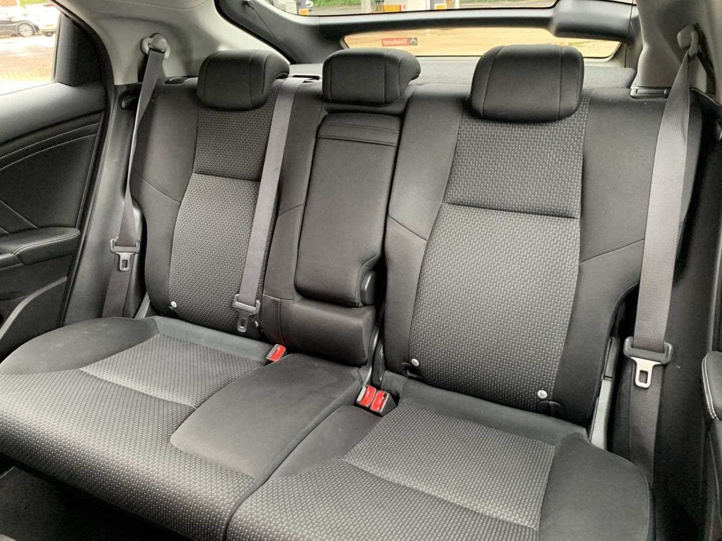 Honda CIVIC 1.8 i-VTEC SE Plus 5dr [Nav] - Image 8