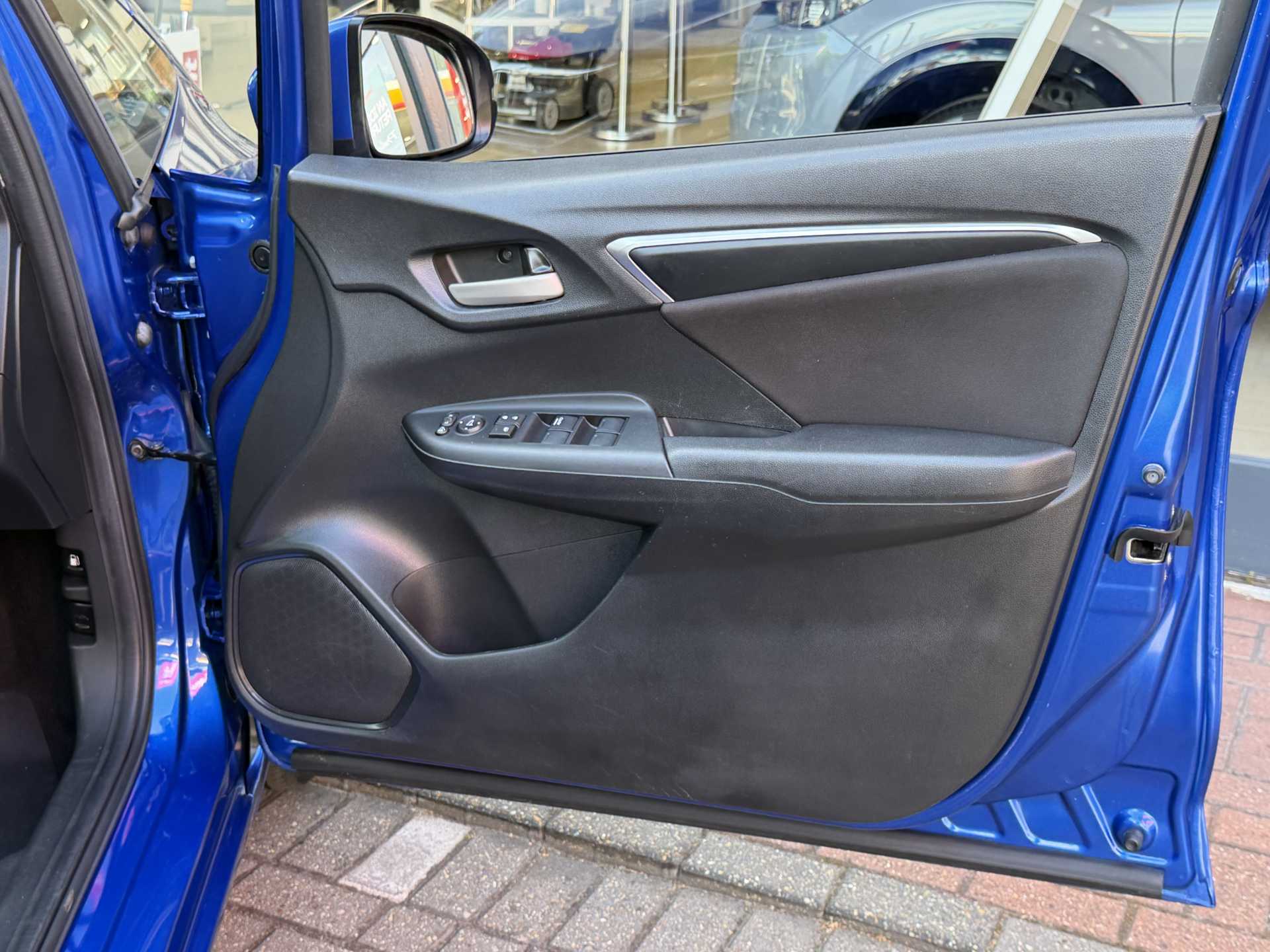 Honda Jazz 1.3 i-VTEC SE Navi 5dr CVT — image 17