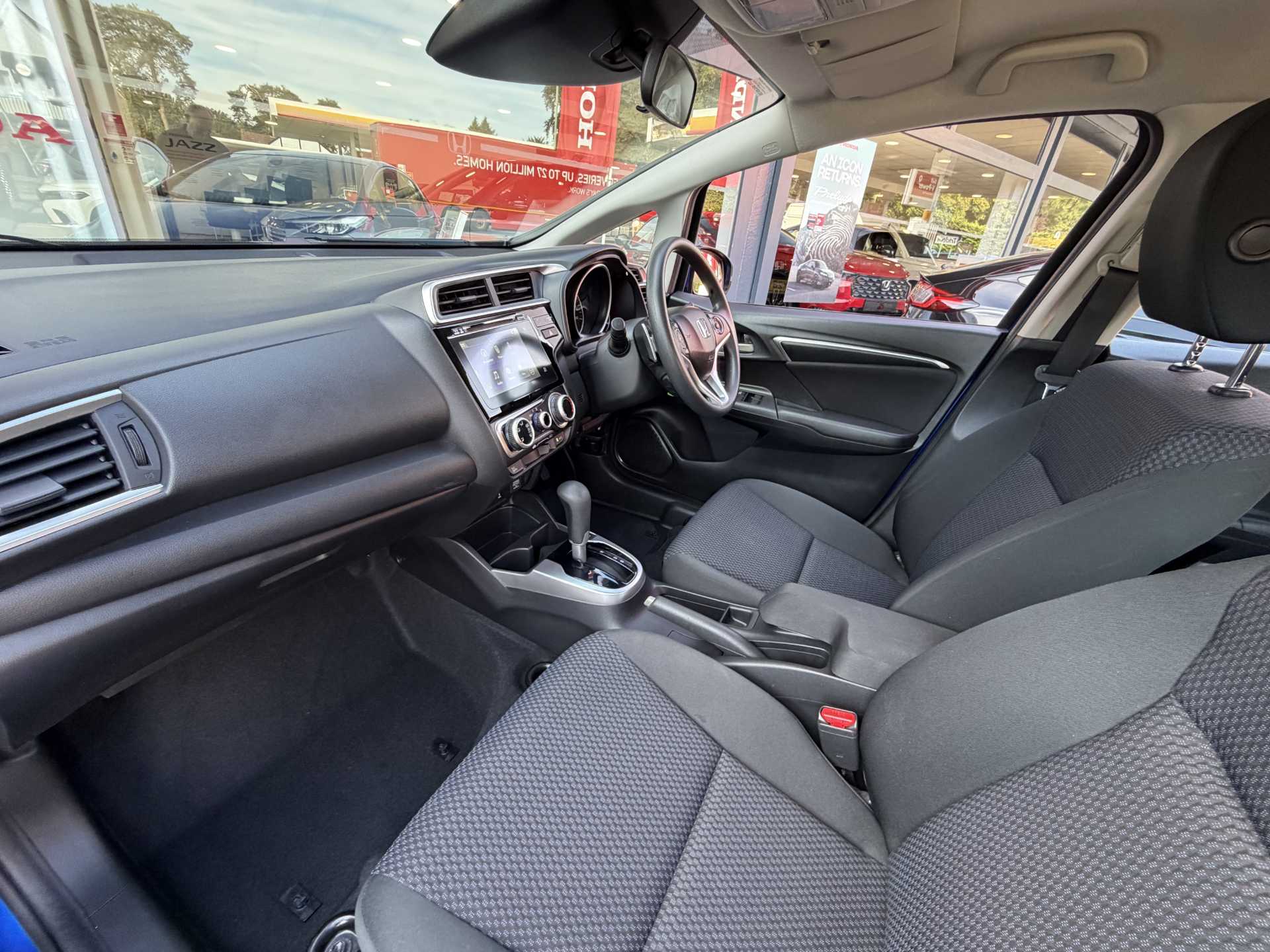 Honda Jazz 1.3 i-VTEC SE Navi 5dr CVT - Image 2