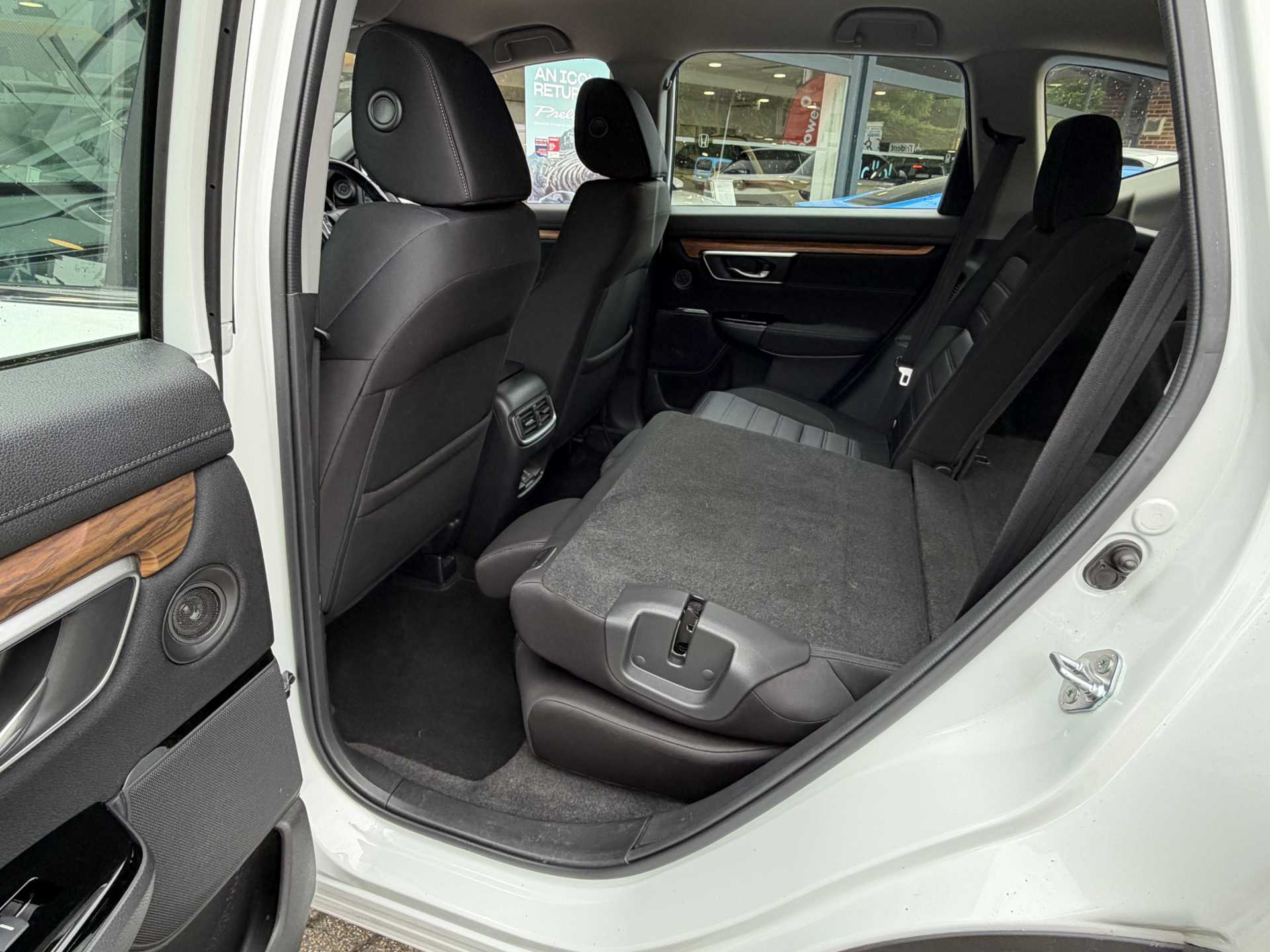 Honda CR-V 2.0 i-MMD Hybrid SE 2WD 5dr eCVT - Image 19