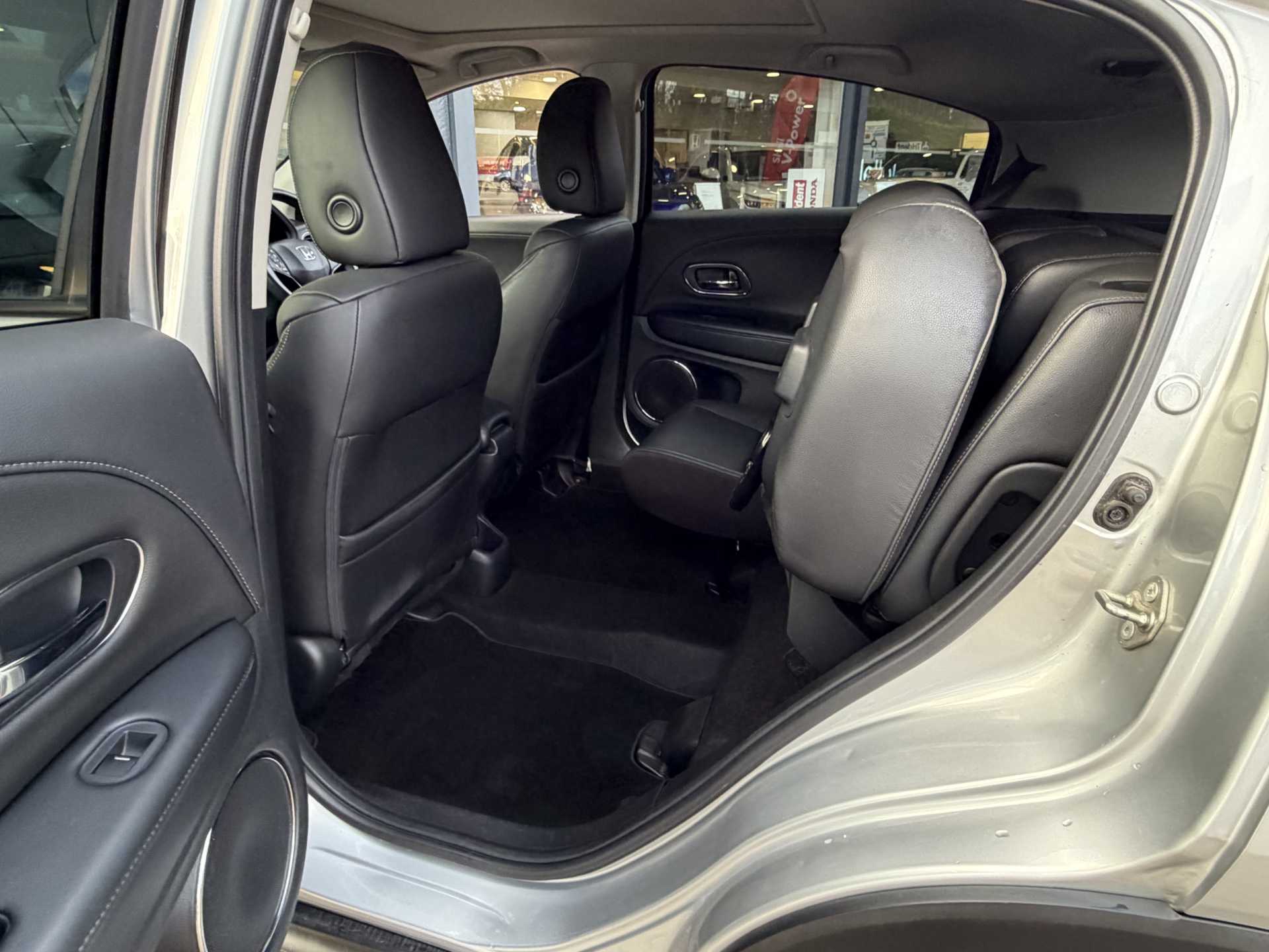 Honda HR-V 1.5 i-VTEC EX CVT 5dr - Image 19