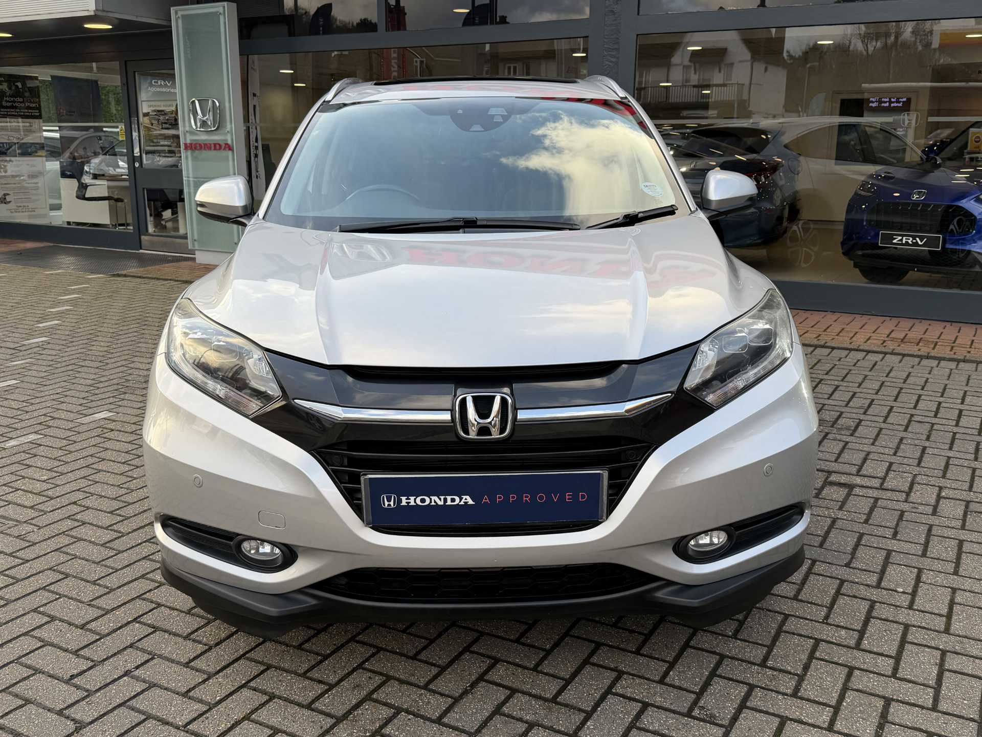 Honda HR-V 1.5 i-VTEC EX CVT 5dr - Image 6