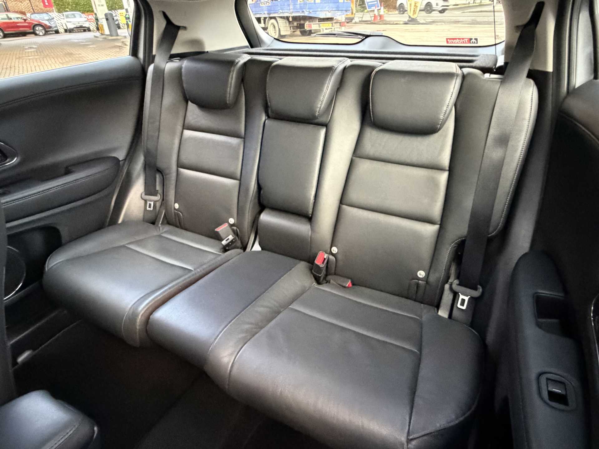 Honda HR-V 1.5 i-VTEC EX CVT 5dr - Image 8