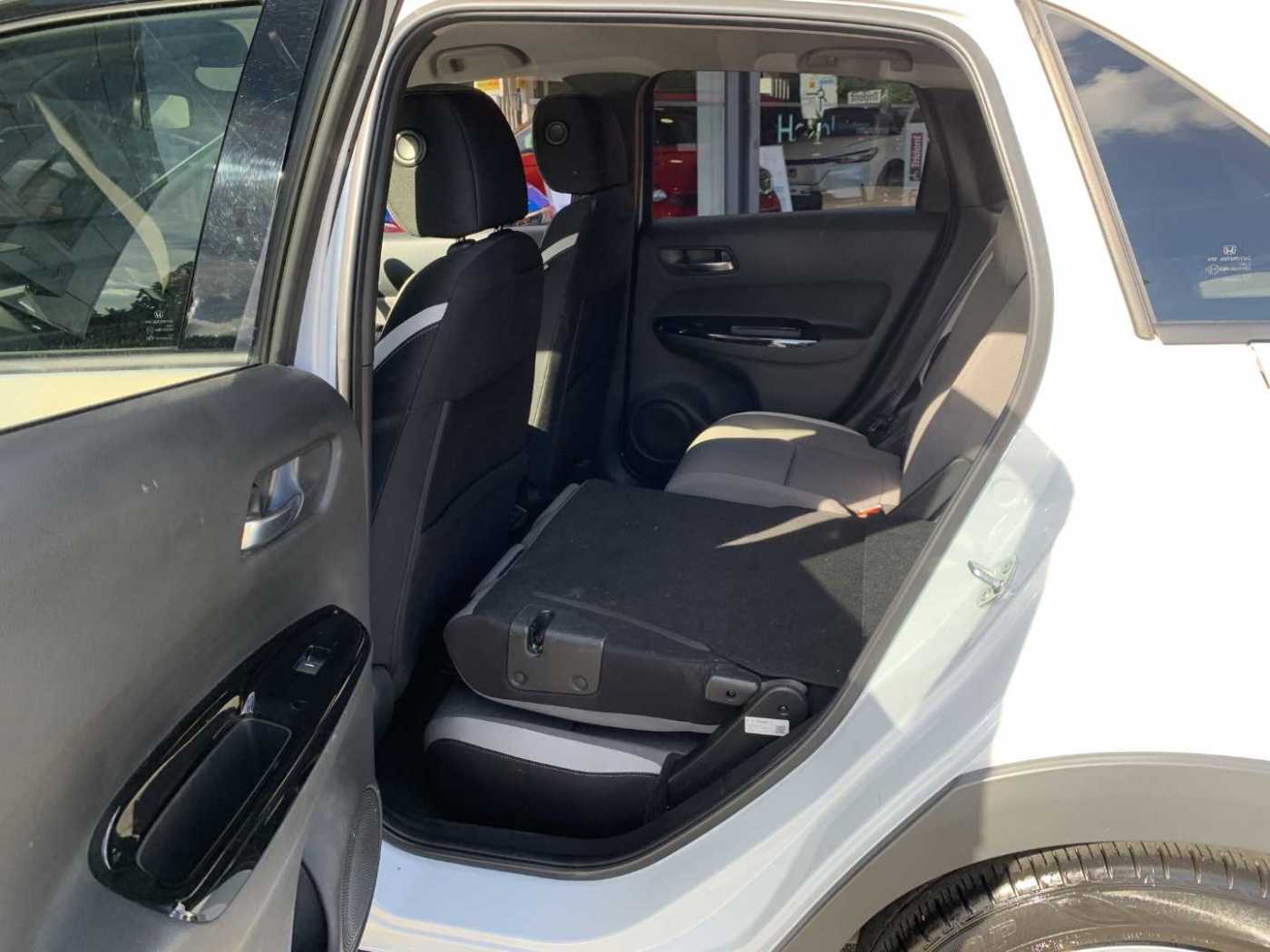 Honda Jazz 1.5 i-MMD Hybrid Crosstar EX 5dr eCVT - Image 19