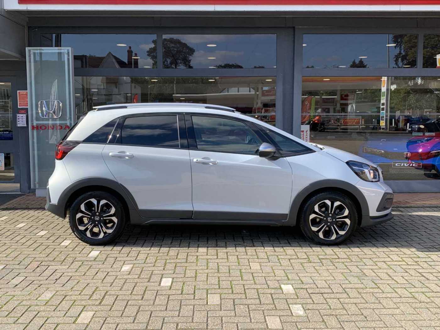 Honda Jazz 1.5 i-MMD Hybrid Crosstar EX 5dr eCVT - Image 5