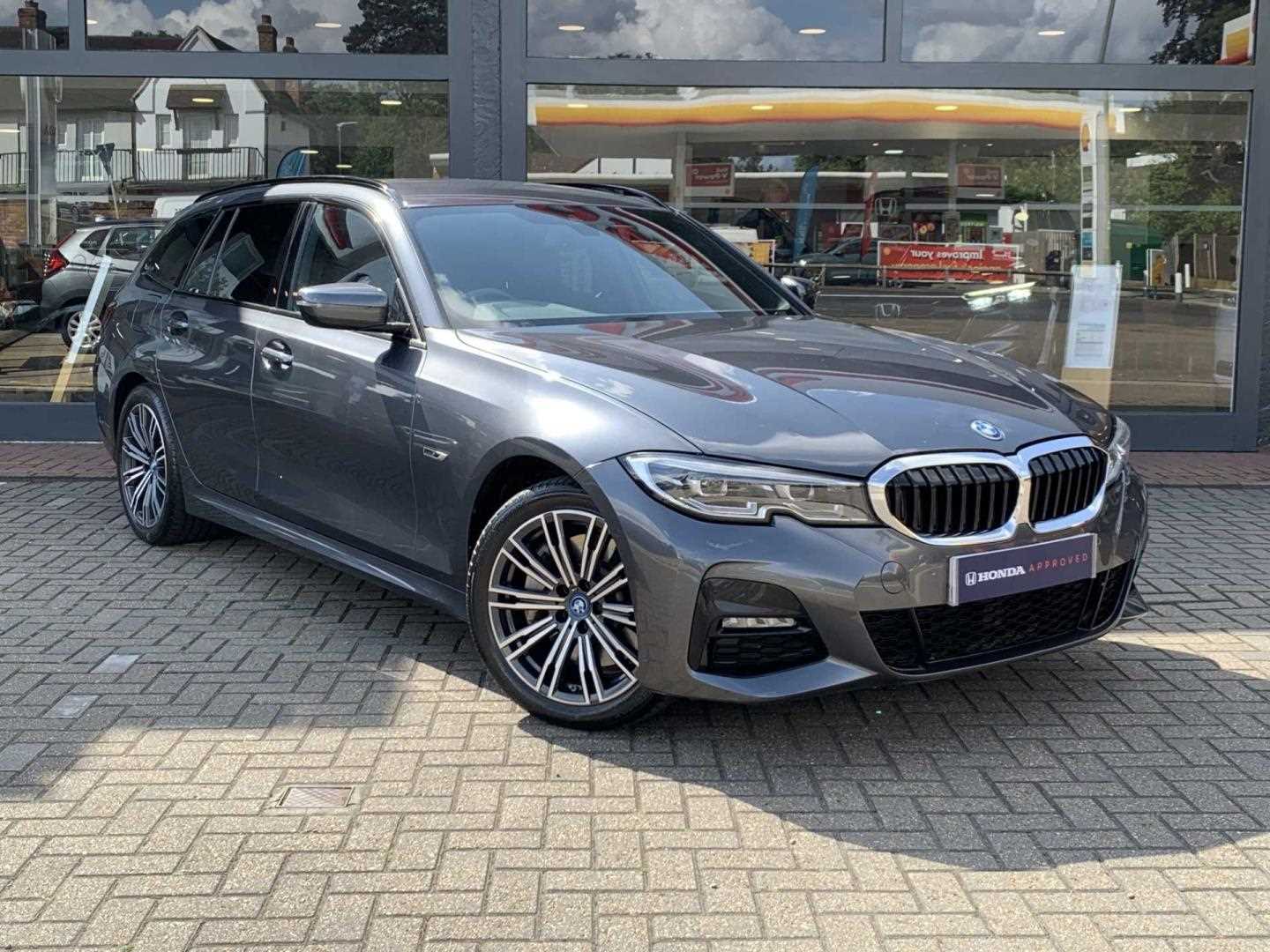 BMW 3 SERIES 330e M Sport Touring 5dr Step Auto - Image 1