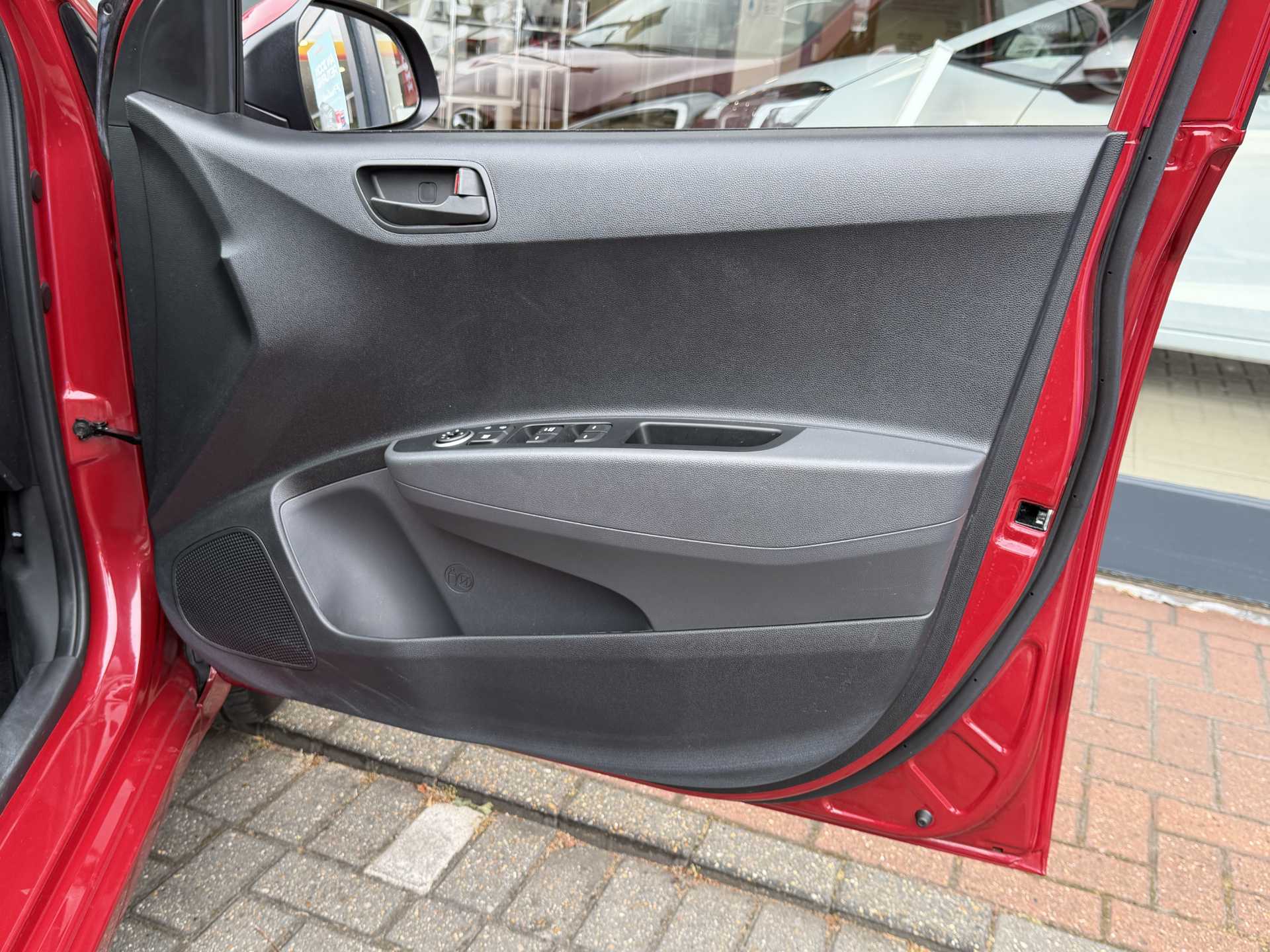 Hyundai I10 1.2 SE 5dr Auto - Image 17