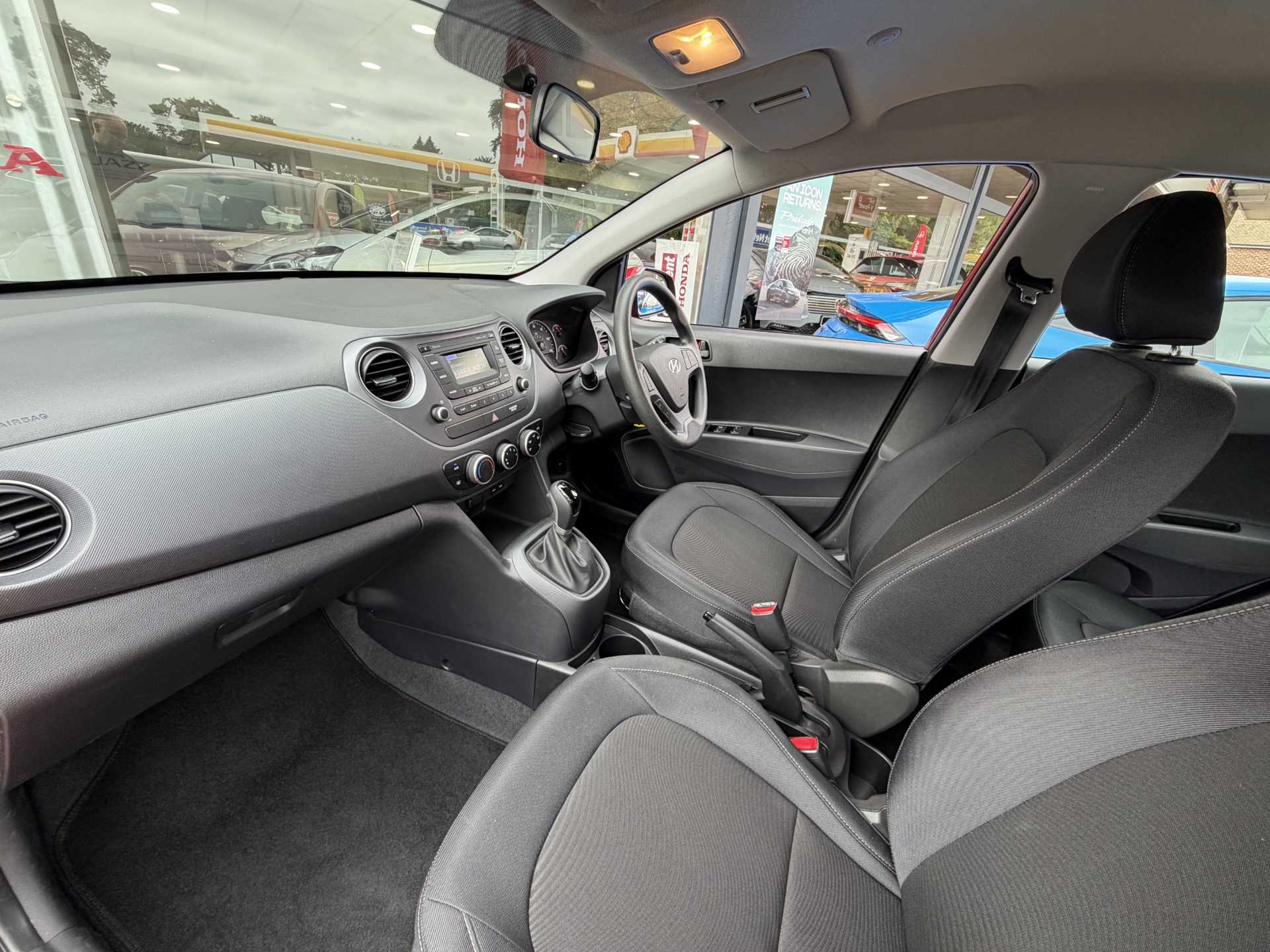 Hyundai I10 1.2 SE 5dr Auto - Image 2