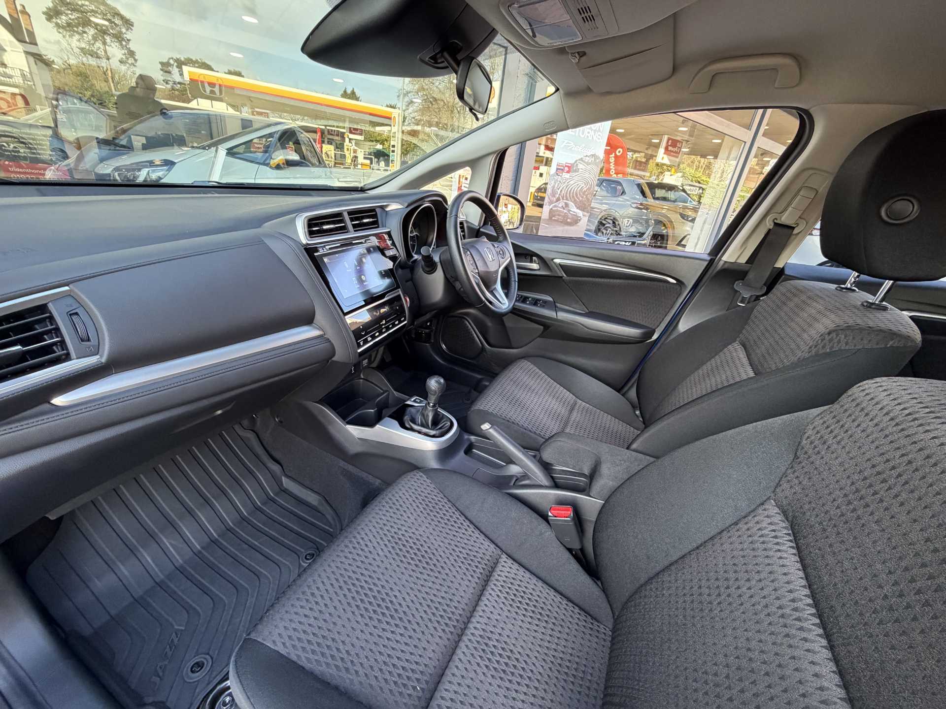 Honda Jazz 1.3 i-VTEC EX 5dr - Image 2