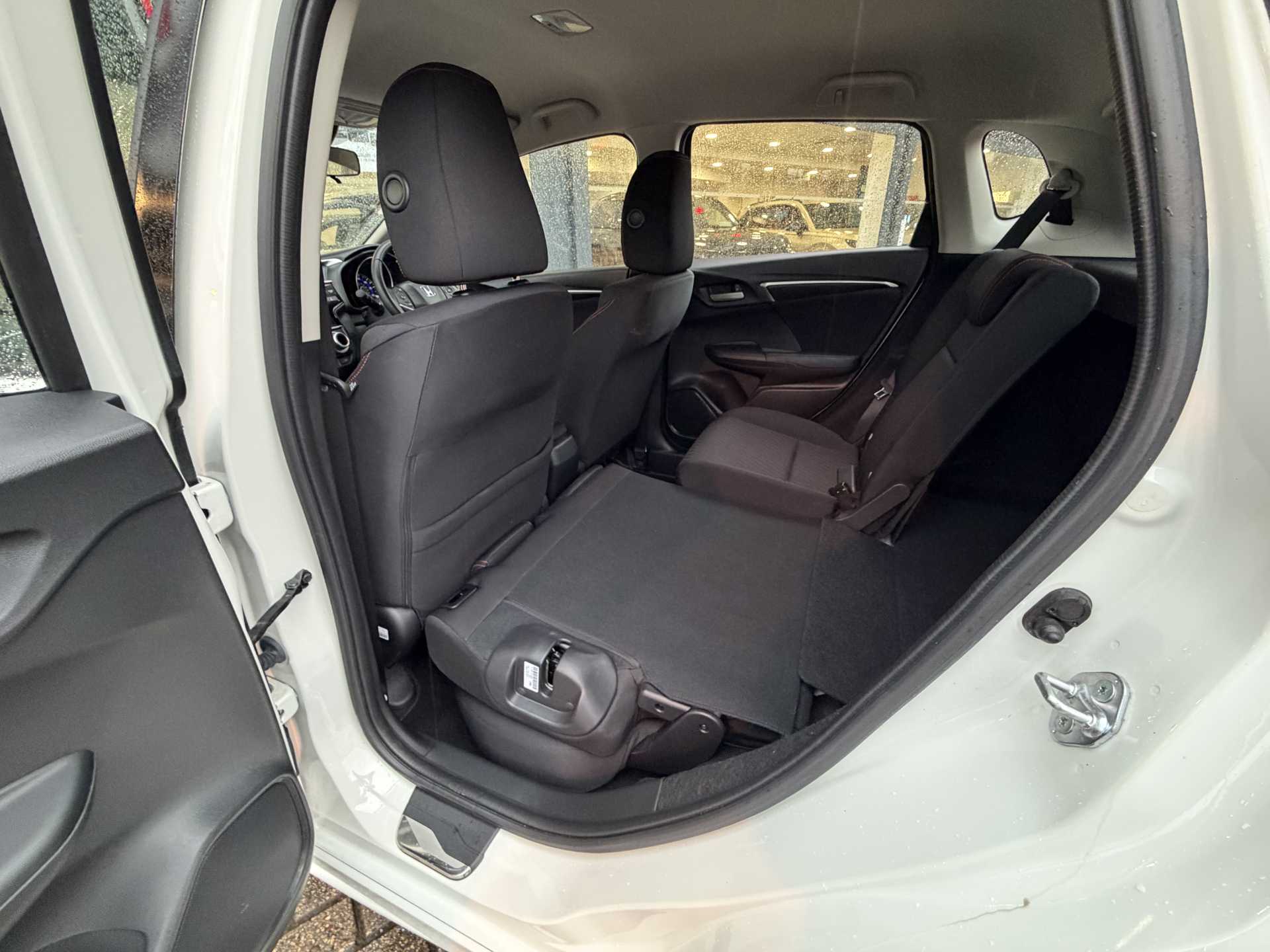 Honda Jazz 1.5 i-VTEC Sport 5dr Navi CVT - Image 19