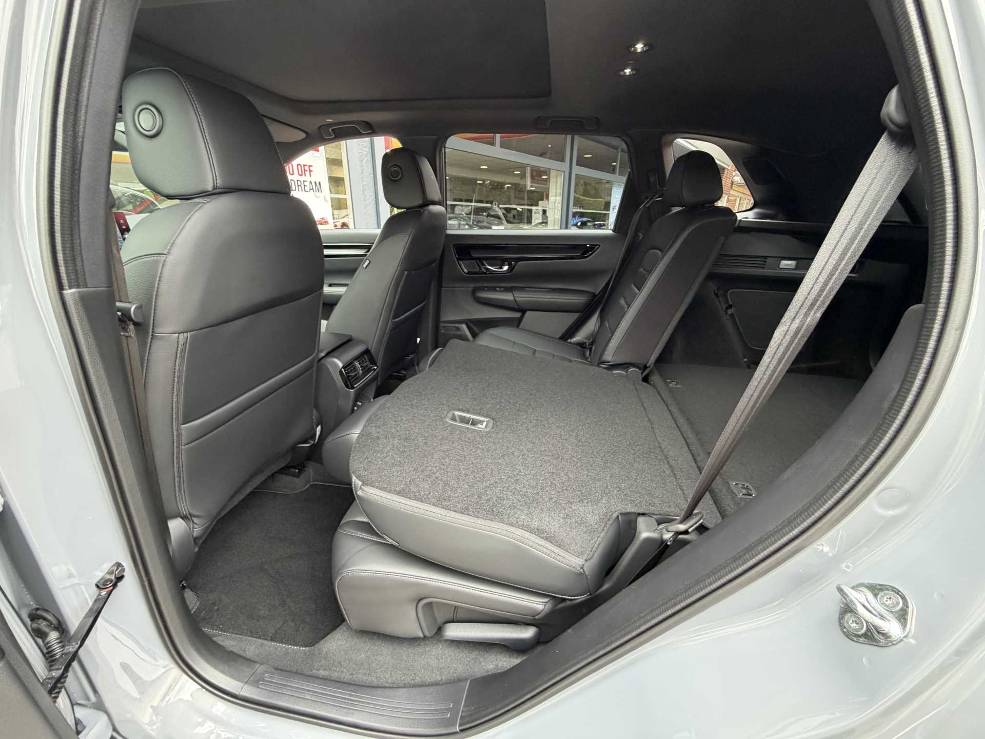 Honda CR-V 2.0 eHEV Advance 5dr eCVT — image 18