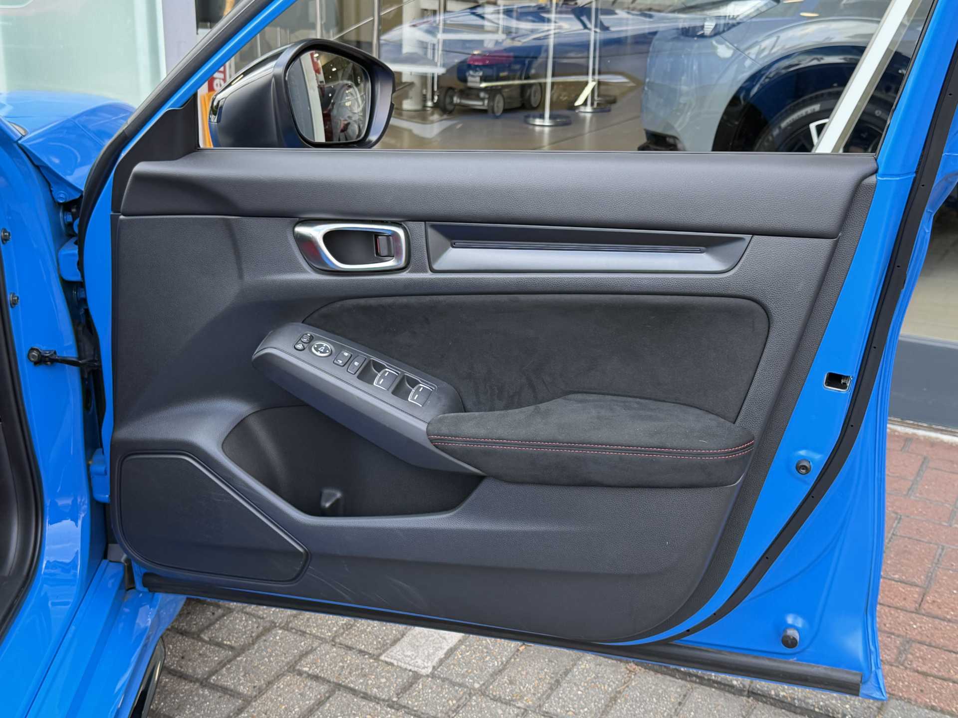 Honda Civic 2.0 VTEC Turbo Type R 5dr — image 17