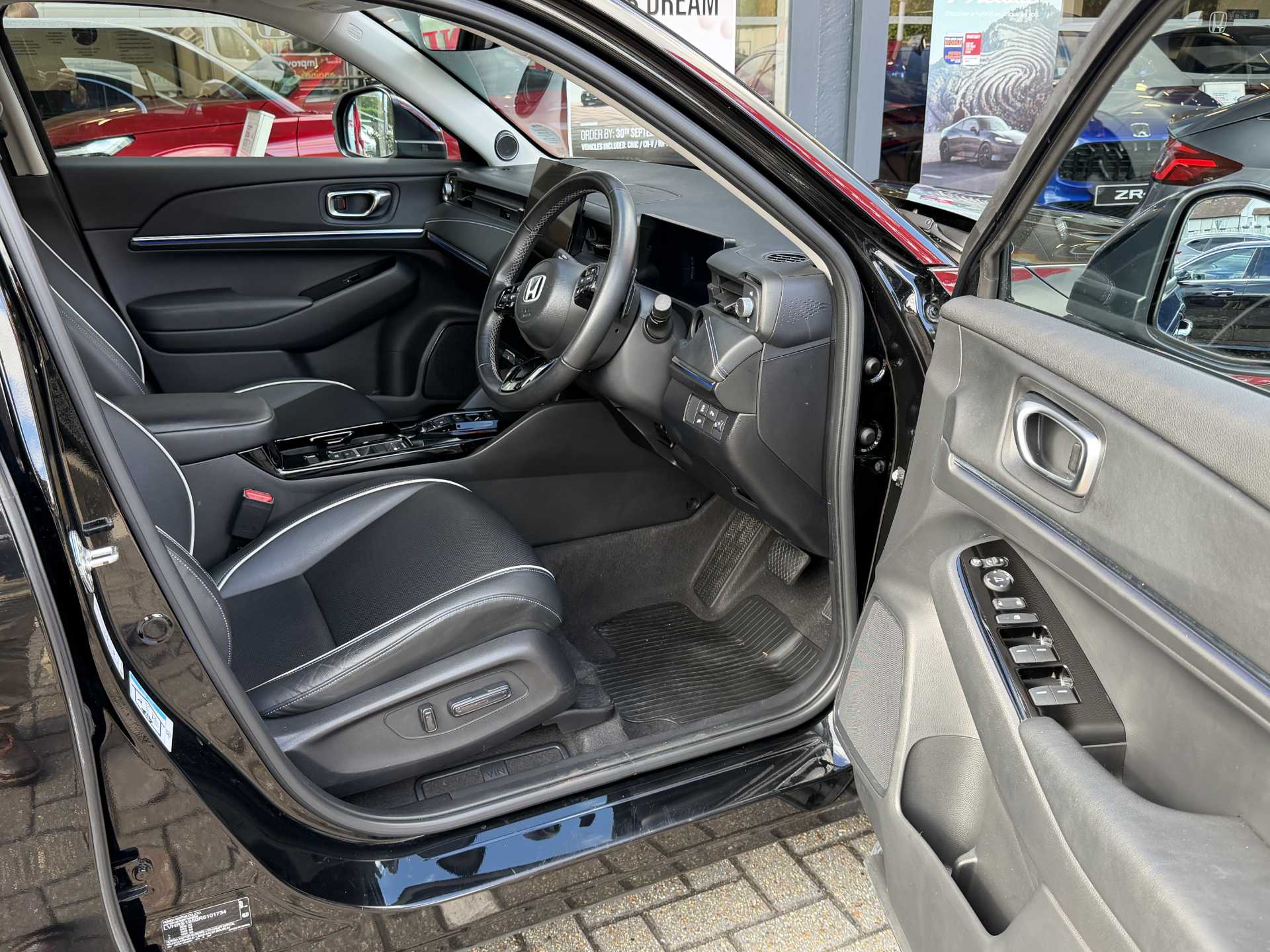 Honda e-Ny1 150kW Elegance 69kWh 5dr Auto — image 15