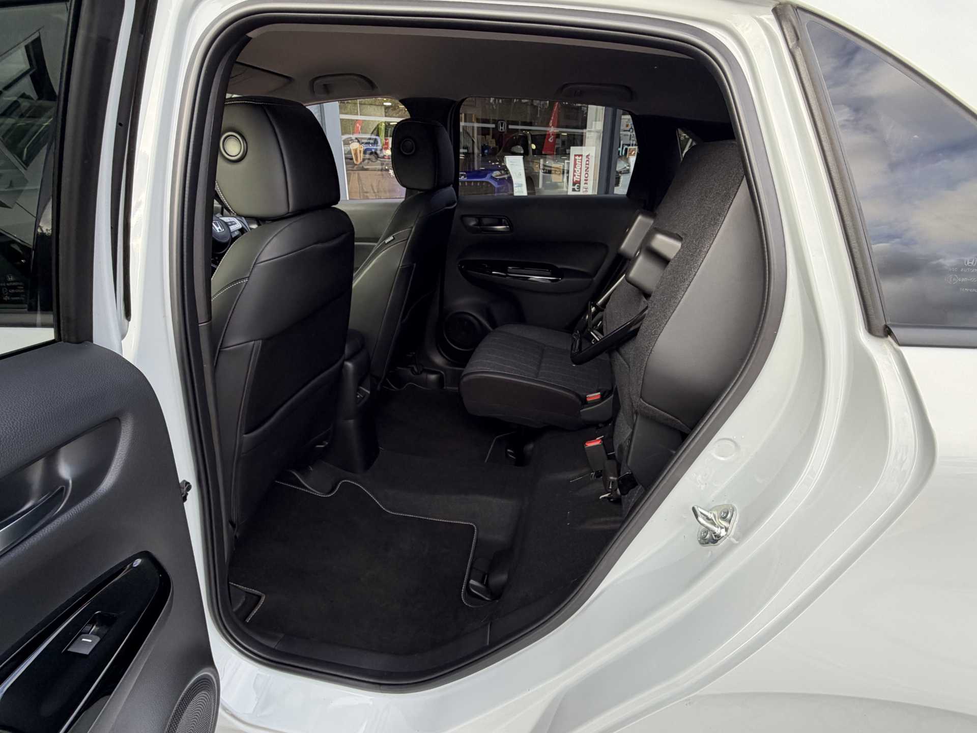 Honda Jazz 1.5 i-MMD Hybrid EX 5dr eCVT - Image 18