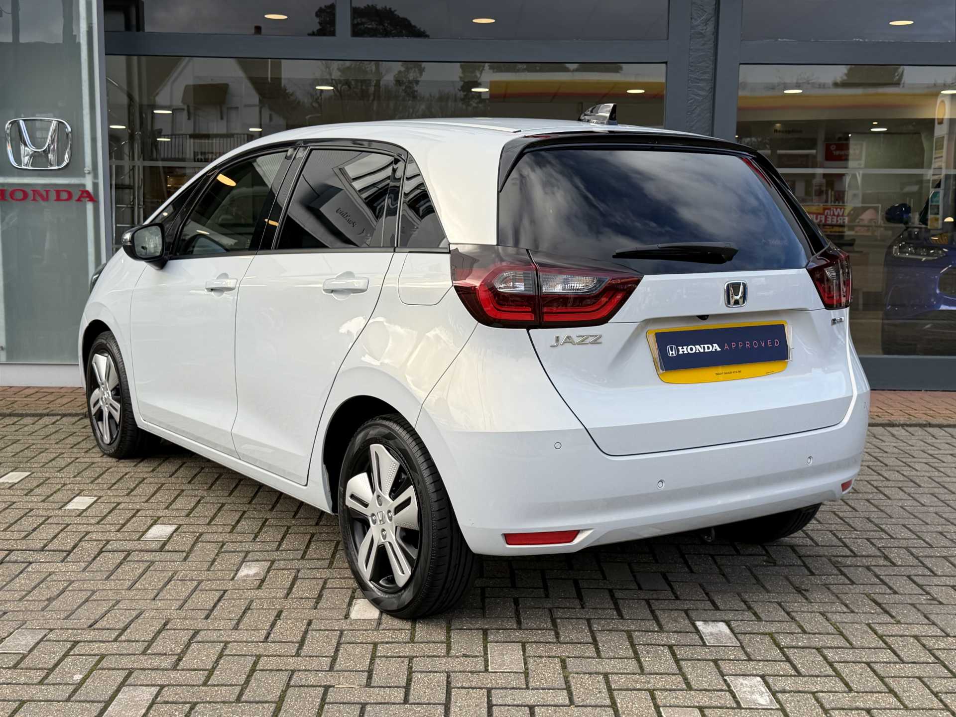Honda Jazz 1.5 i-MMD Hybrid EX 5dr eCVT - Image 3
