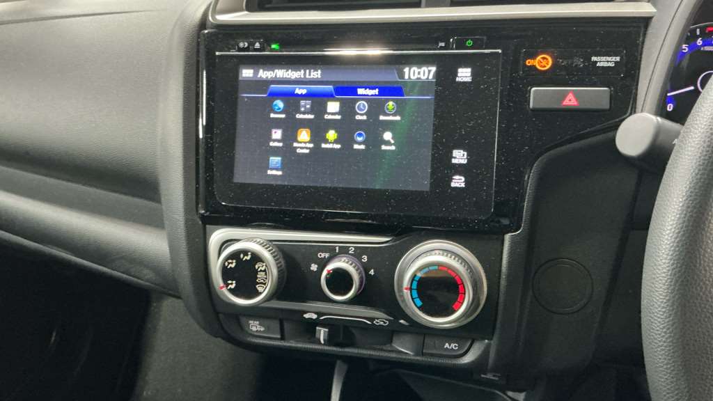 Honda Jazz 1.3 i-VTEC SE 5dr - Image 4