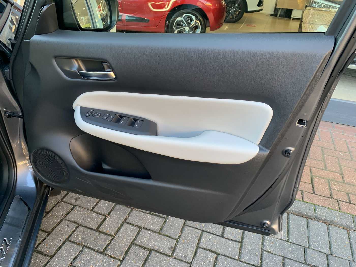 Honda Jazz 1.5 i-MMD Hybrid EX 5dr eCVT - Image 17