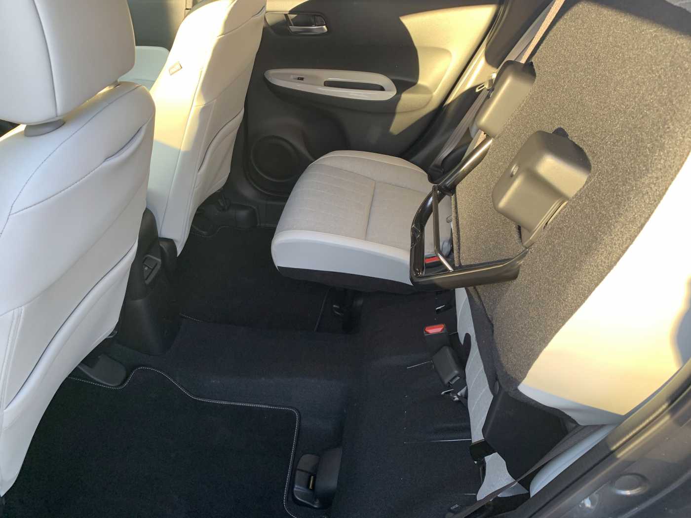 Honda Jazz 1.5 i-MMD Hybrid EX 5dr eCVT - Image 19