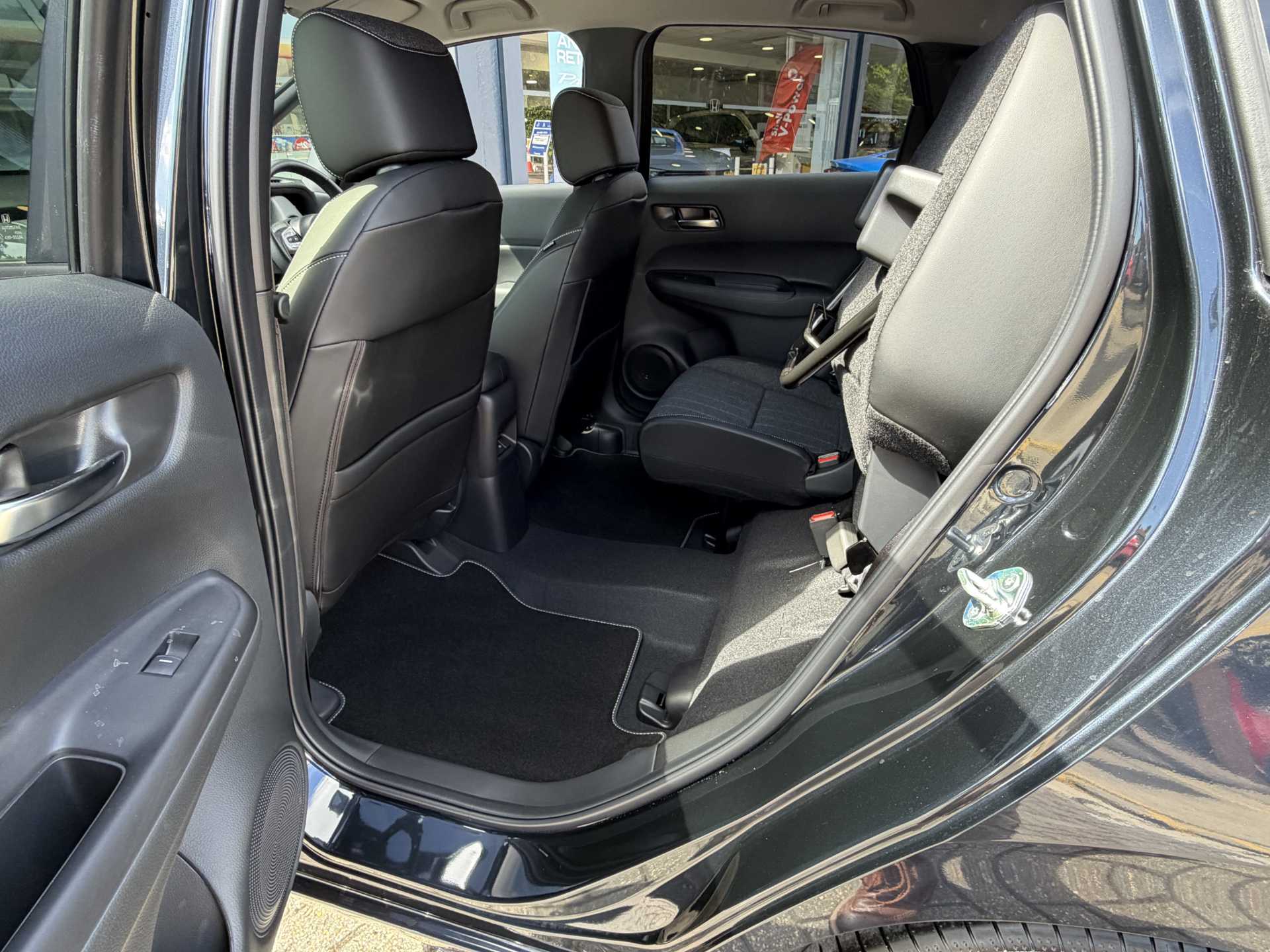 Honda Jazz 1.5 i-MMD Hybrid Advance 5dr eCVT - Image 18