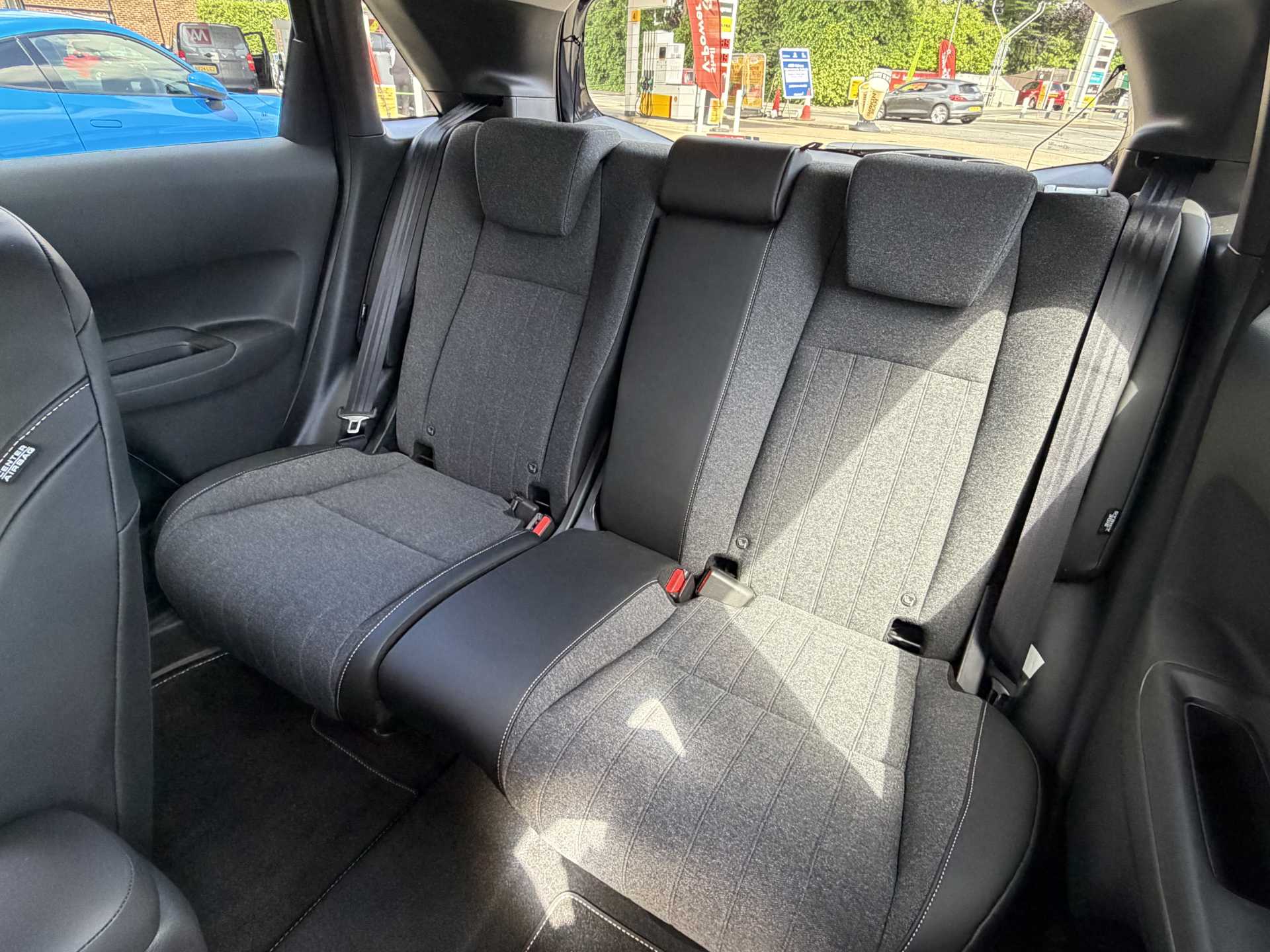 Honda Jazz 1.5 i-MMD Hybrid Advance 5dr eCVT - Image 8