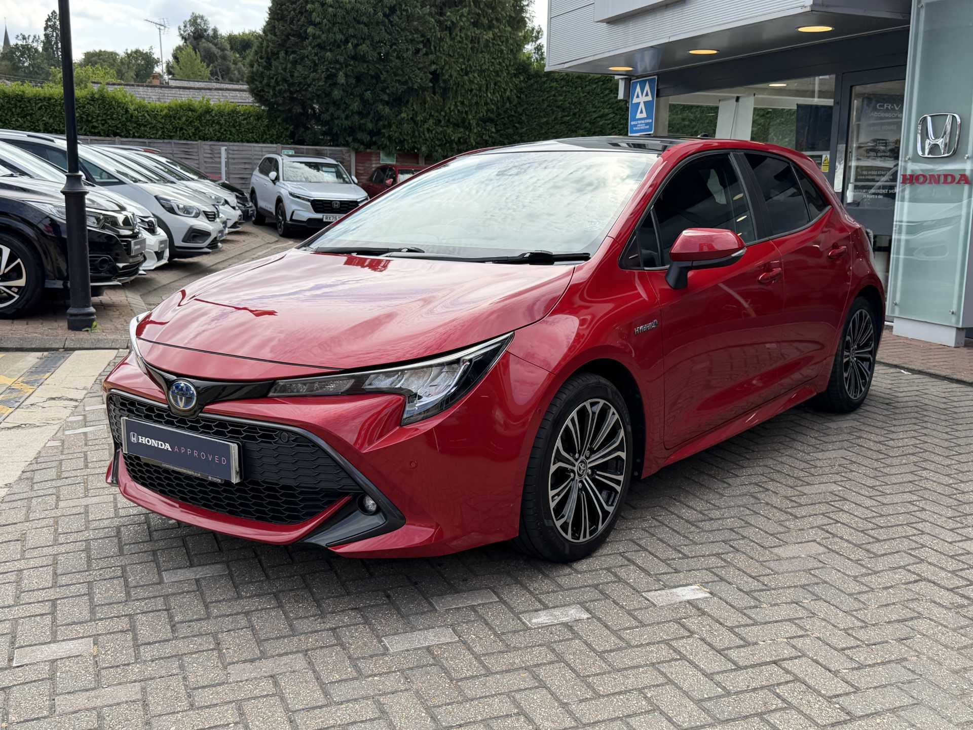 Toyota COROLLA 2.0 VVT-i Hybrid Design 5dr CVT [Panoramic Roof] — image 10