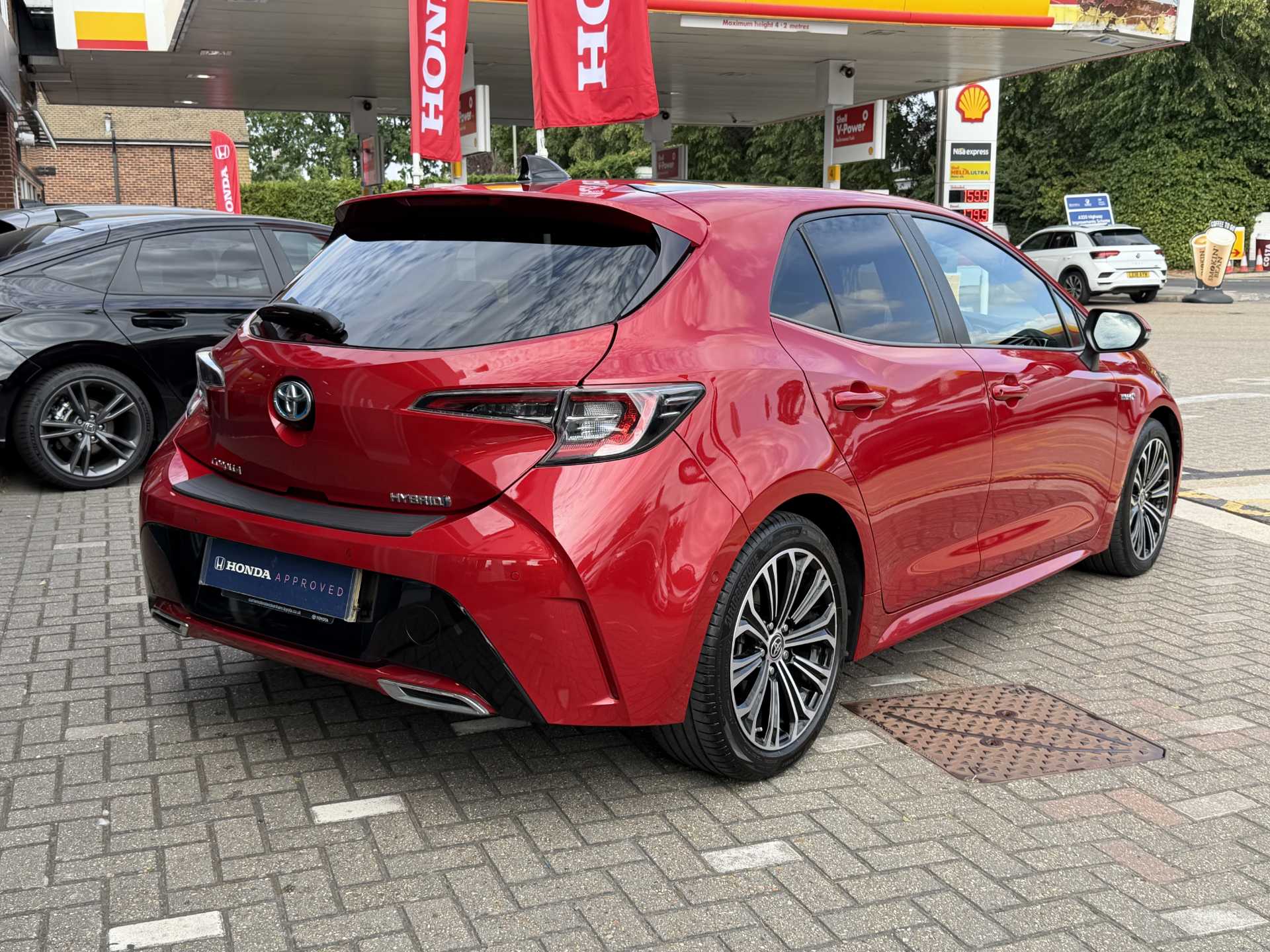 Toyota COROLLA 2.0 VVT-i Hybrid Design 5dr CVT [Panoramic Roof] — image 12