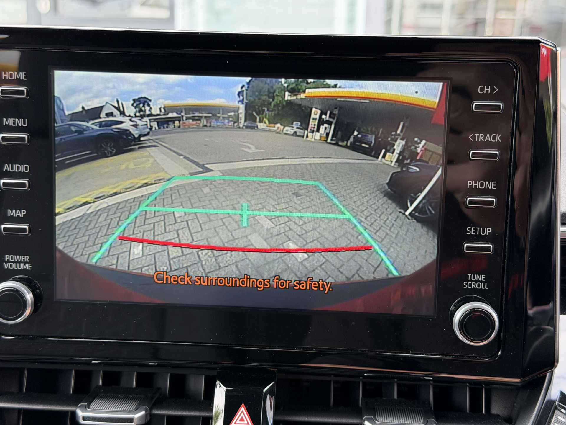 Toyota COROLLA 2.0 VVT-i Hybrid Design 5dr CVT [Panoramic Roof] — image 14