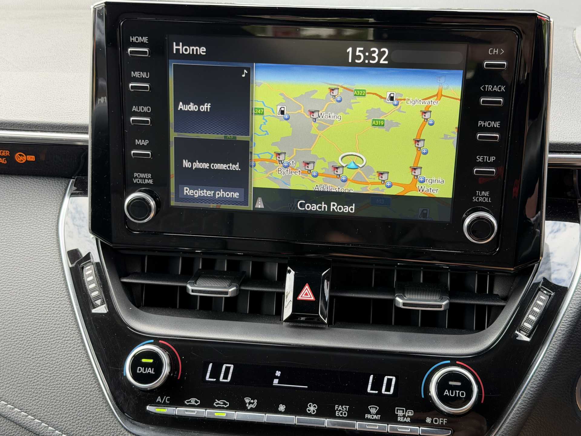 Toyota COROLLA 2.0 VVT-i Hybrid Design 5dr CVT [Panoramic Roof] — image 16