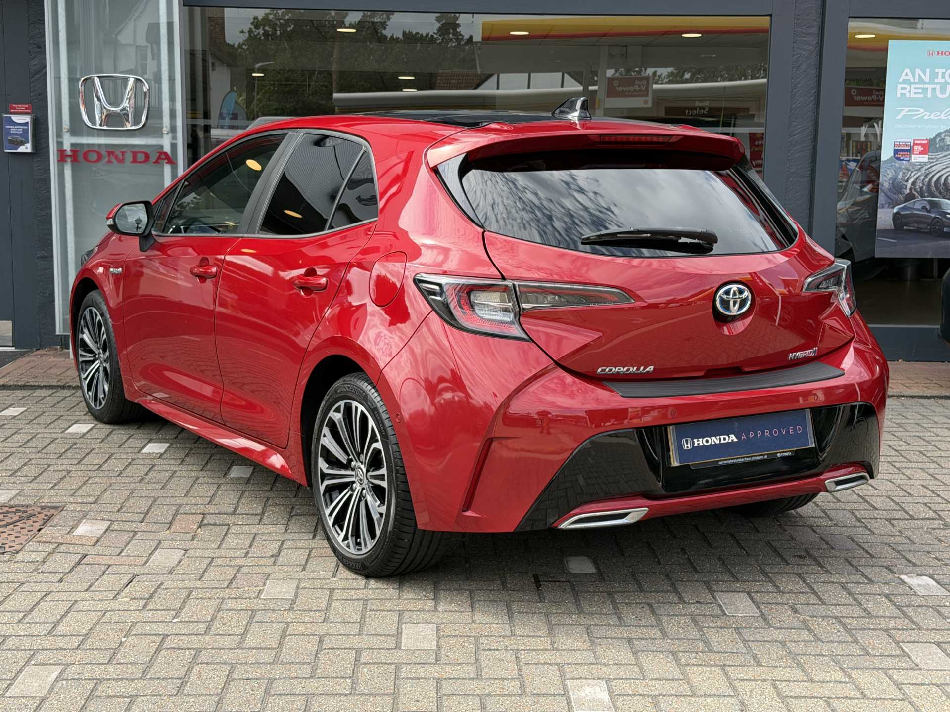 Toyota COROLLA 2.0 VVT-i Hybrid Design 5dr CVT [Panoramic Roof] — image 3