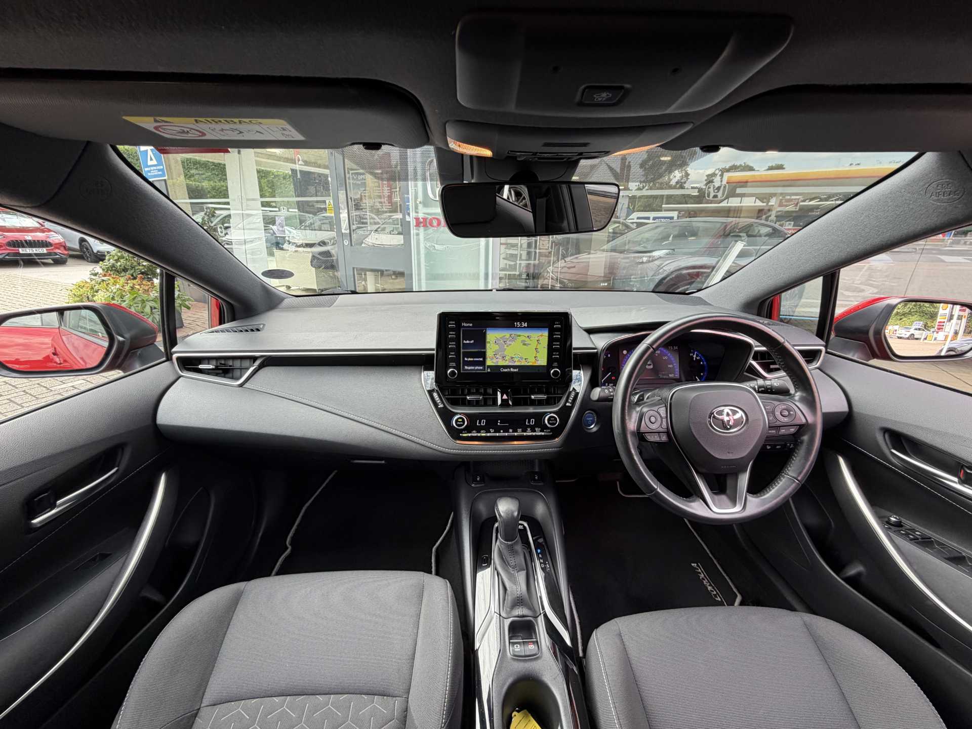 Toyota COROLLA 2.0 VVT-i Hybrid Design 5dr CVT [Panoramic Roof] — image 4