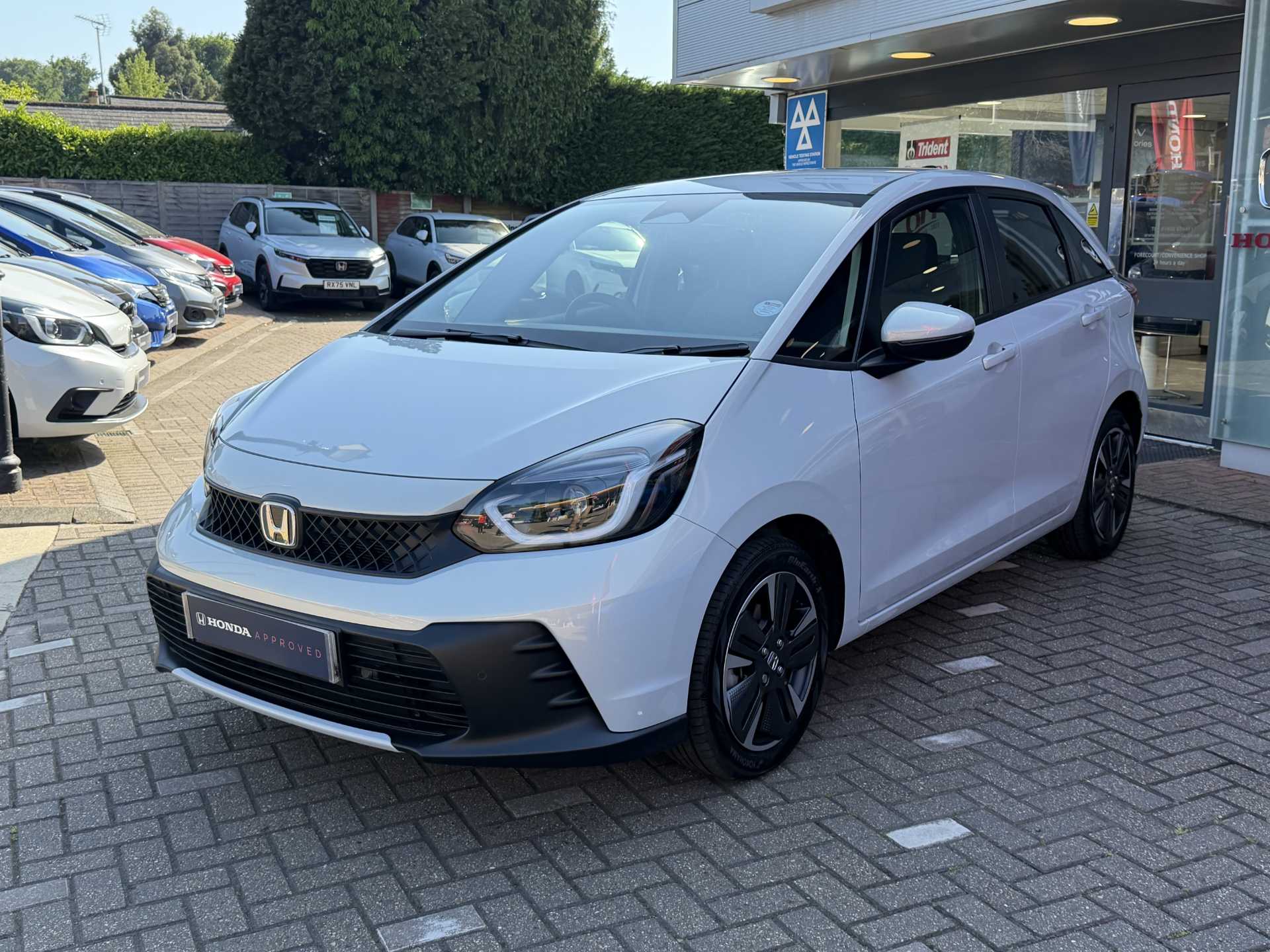 Honda Jazz 1.5 i-MMD Hybrid Advance 5dr eCVT - Image 10
