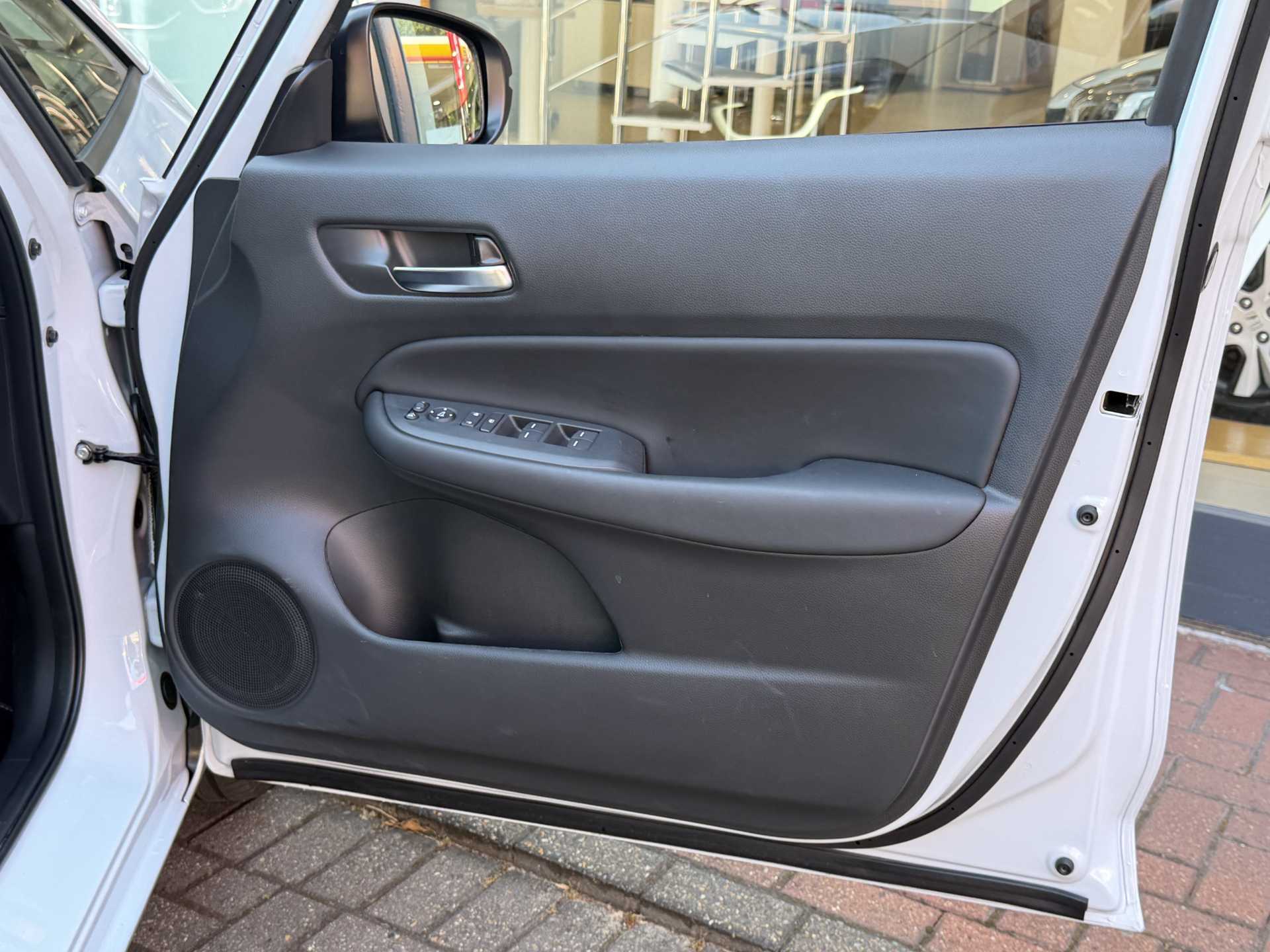 Honda Jazz 1.5 i-MMD Hybrid Advance 5dr eCVT - Image 17