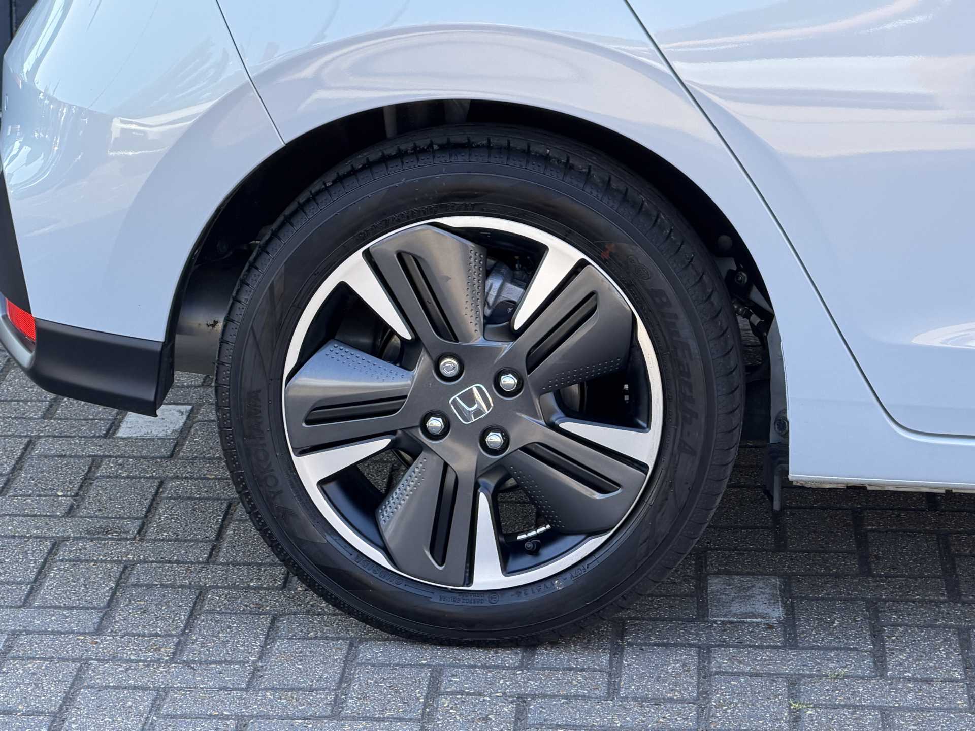 Honda Jazz 1.5 i-MMD Hybrid Advance 5dr eCVT - Image 9