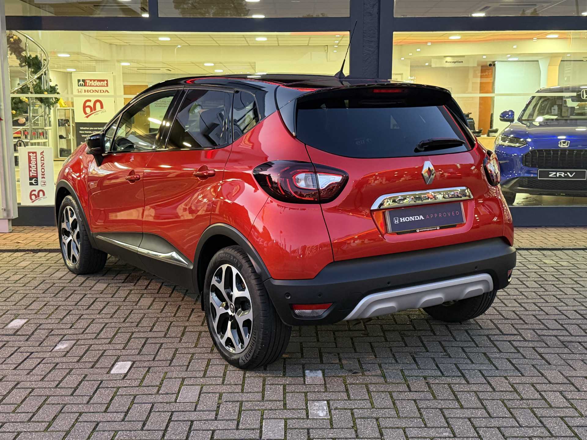 Renault CAPTUR 1.3 TCE 150 GT Line 5dr EDC - Image 3
