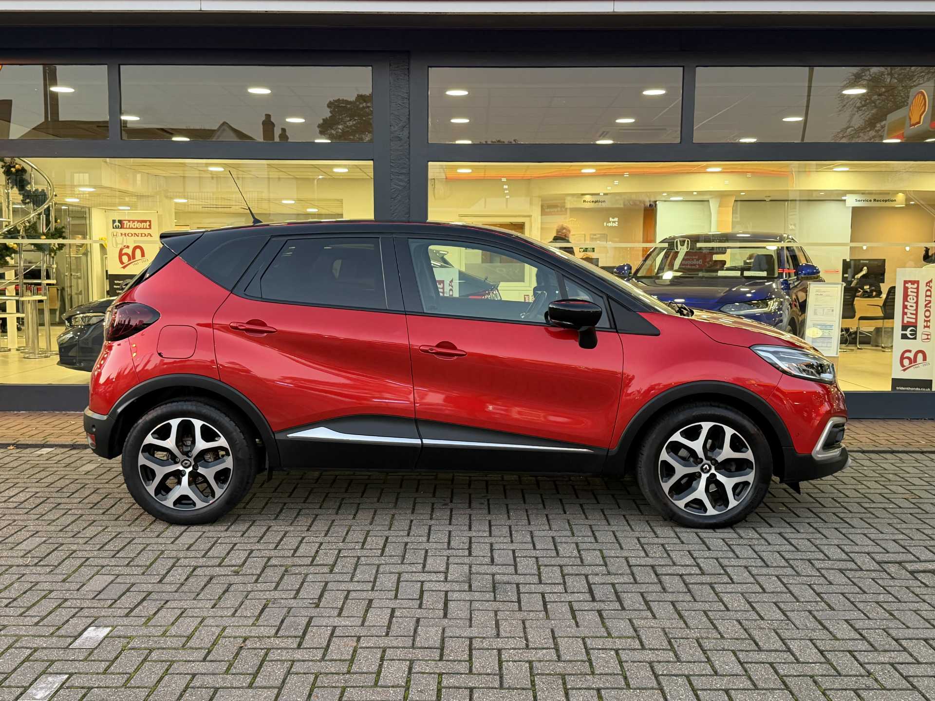Renault CAPTUR 1.3 TCE 150 GT Line 5dr EDC - Image 5