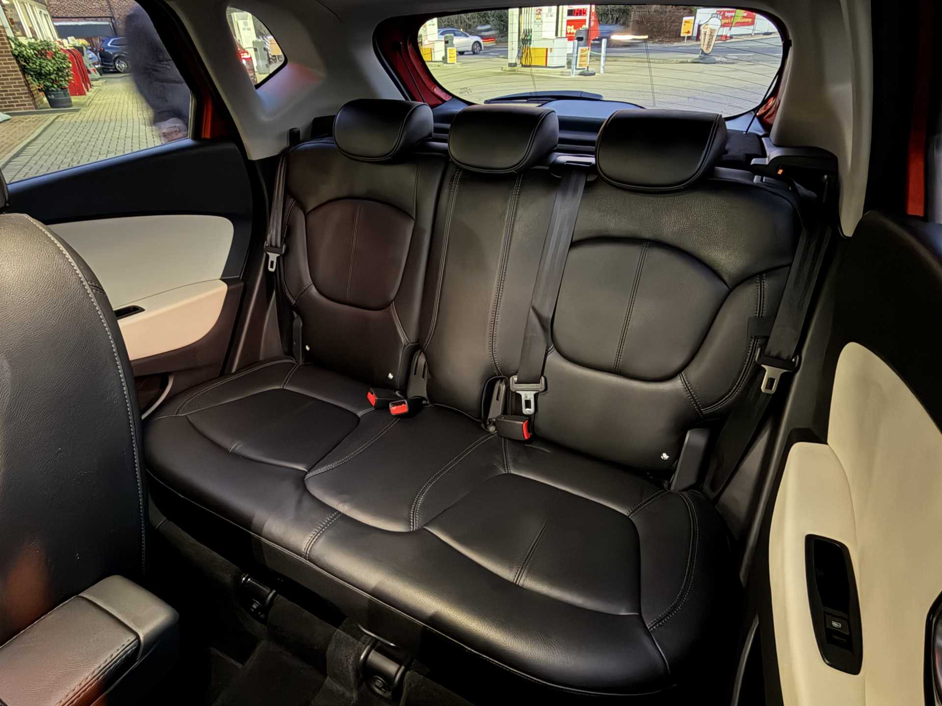 Renault CAPTUR 1.3 TCE 150 GT Line 5dr EDC - Image 8