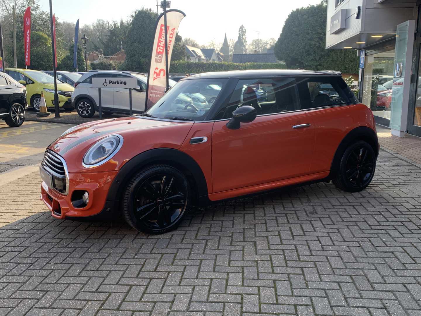 MINI HATCHBACK 1.5 Cooper Sport II 3dr Auto [Comfort/Nav Pack] - Image 10