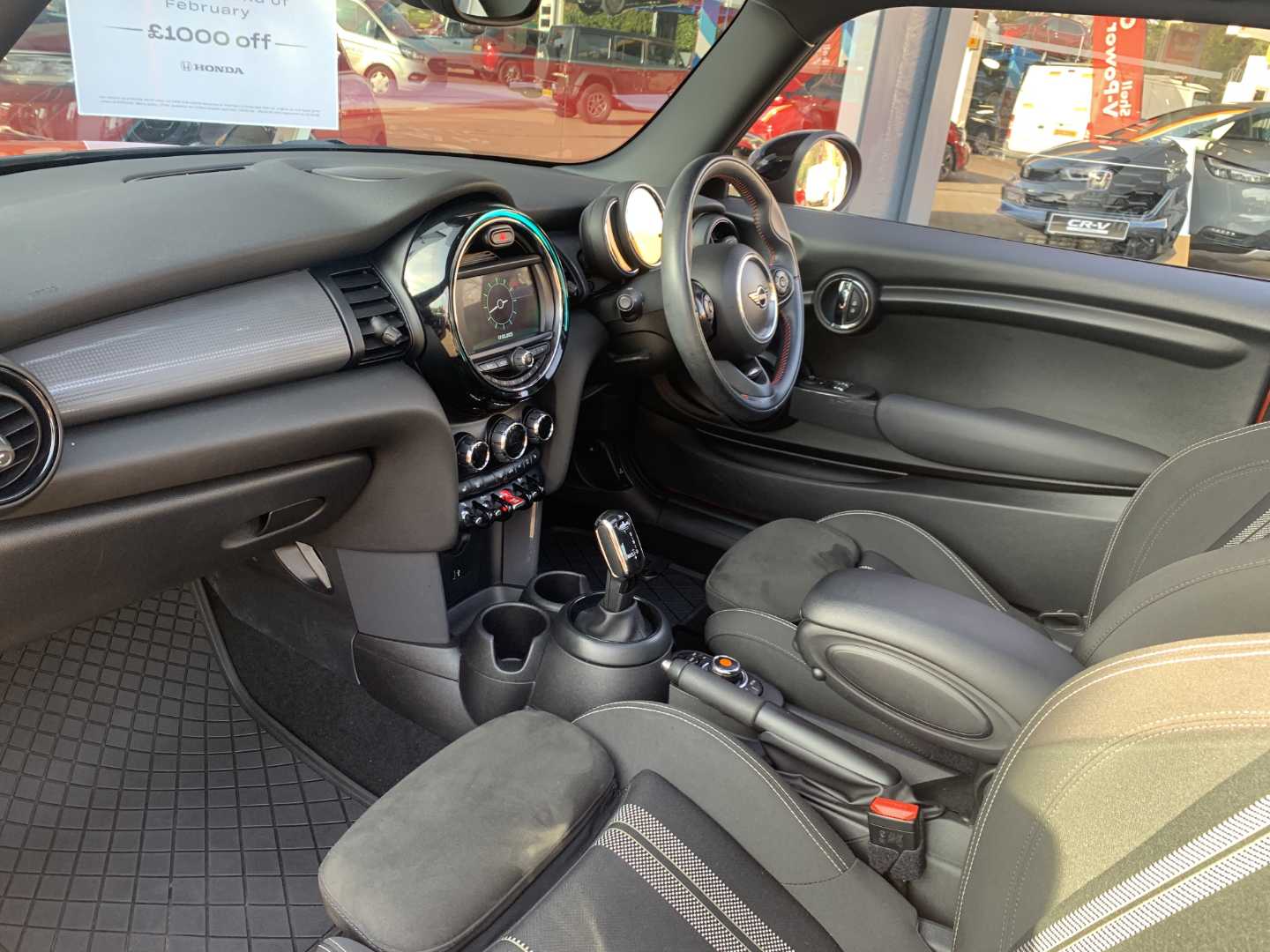 MINI HATCHBACK 1.5 Cooper Sport II 3dr Auto [Comfort/Nav Pack] - Image 2