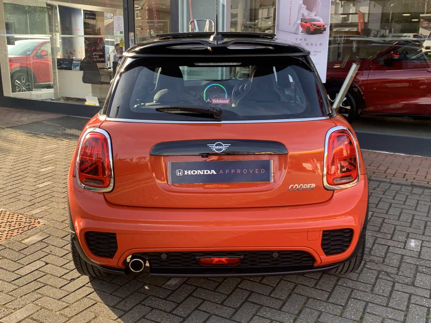 MINI HATCHBACK 1.5 Cooper Sport II 3dr Auto [Comfort/Nav Pack] - Image 7