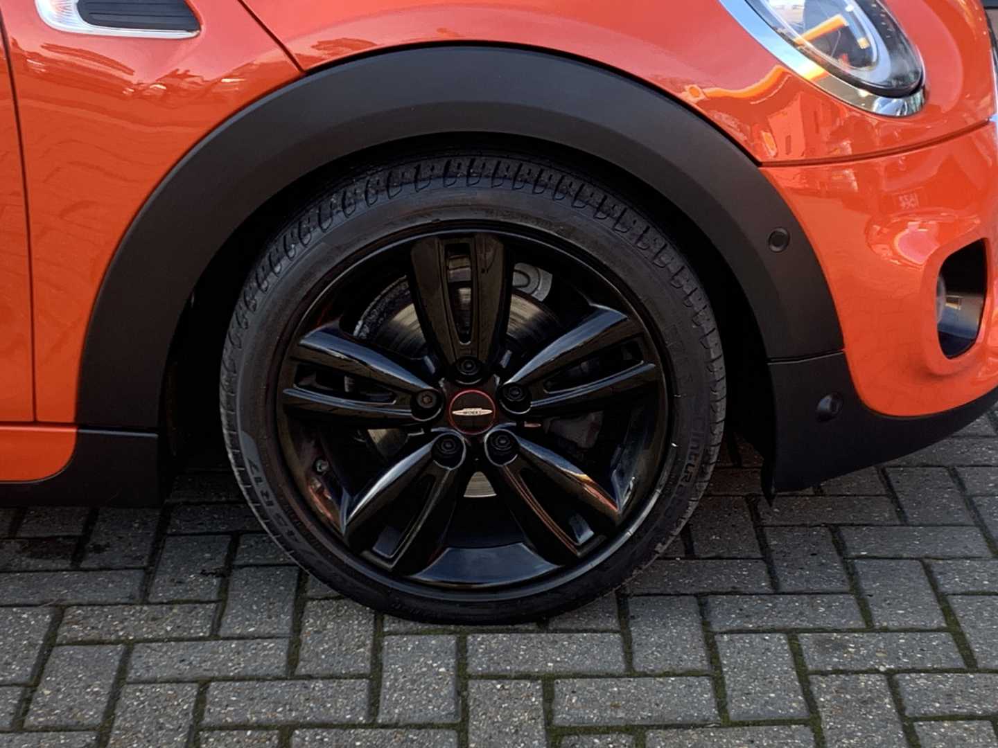 MINI HATCHBACK 1.5 Cooper Sport II 3dr Auto [Comfort/Nav Pack] - Image 9