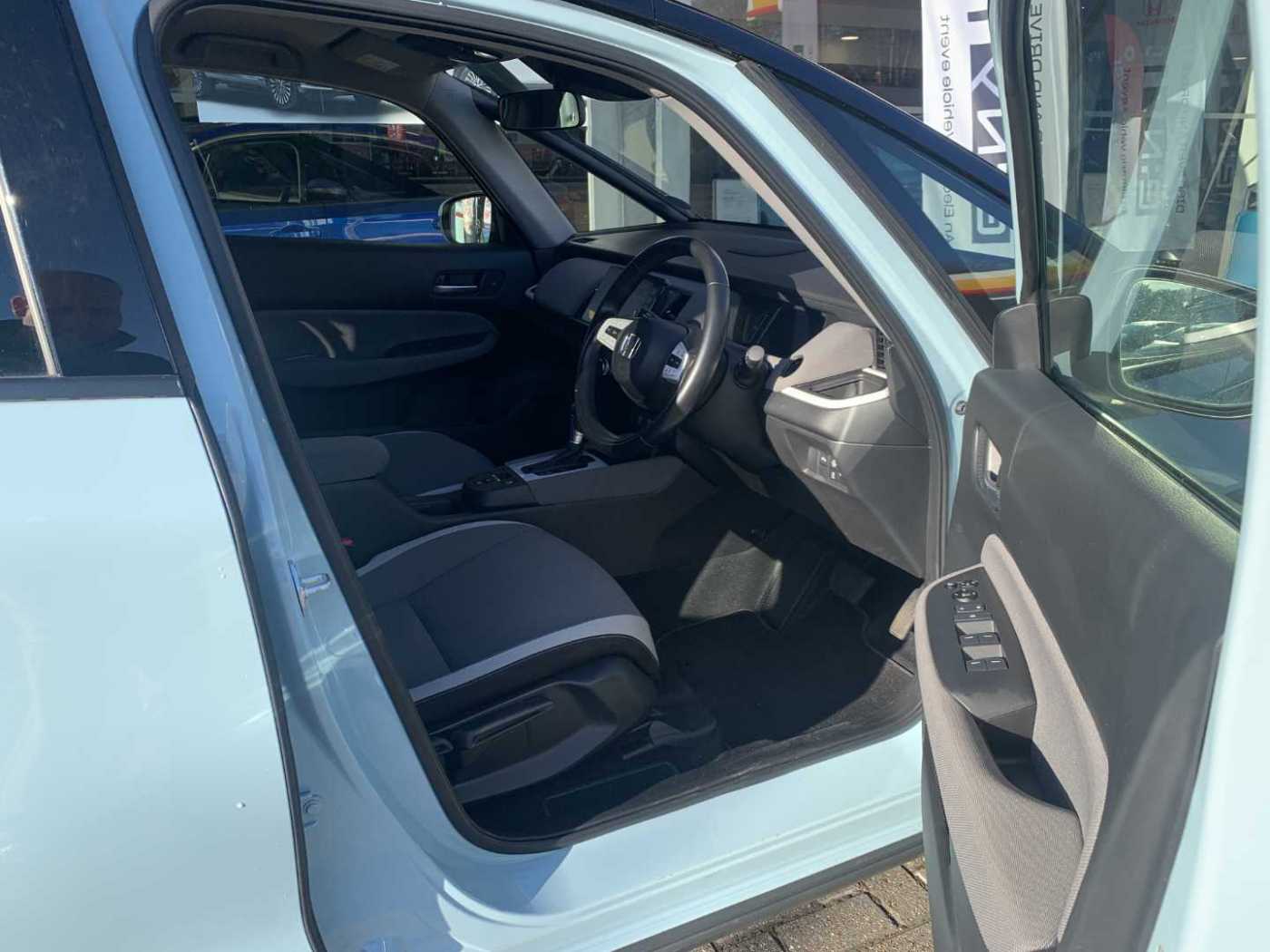 Honda Jazz 1.5 i-MMD Hybrid Crosstar EX 5dr eCVT - Image 15