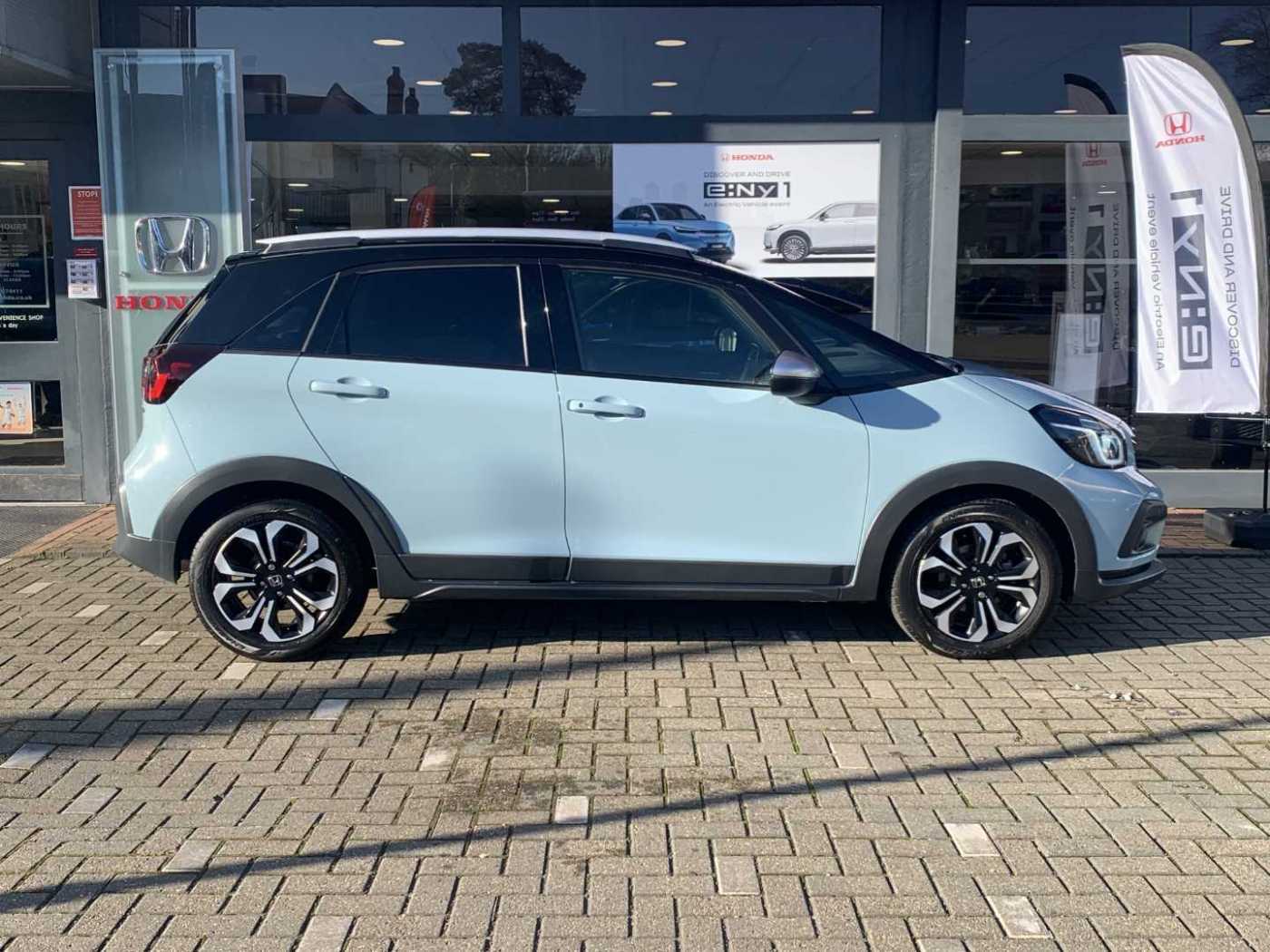Honda Jazz 1.5 i-MMD Hybrid Crosstar EX 5dr eCVT - Image 5