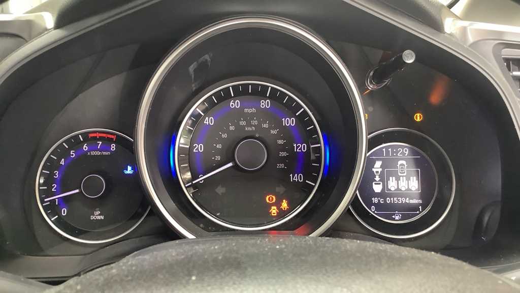 Honda JAZZ 1.3 i-VTEC EX Navi 5dr - Image 9